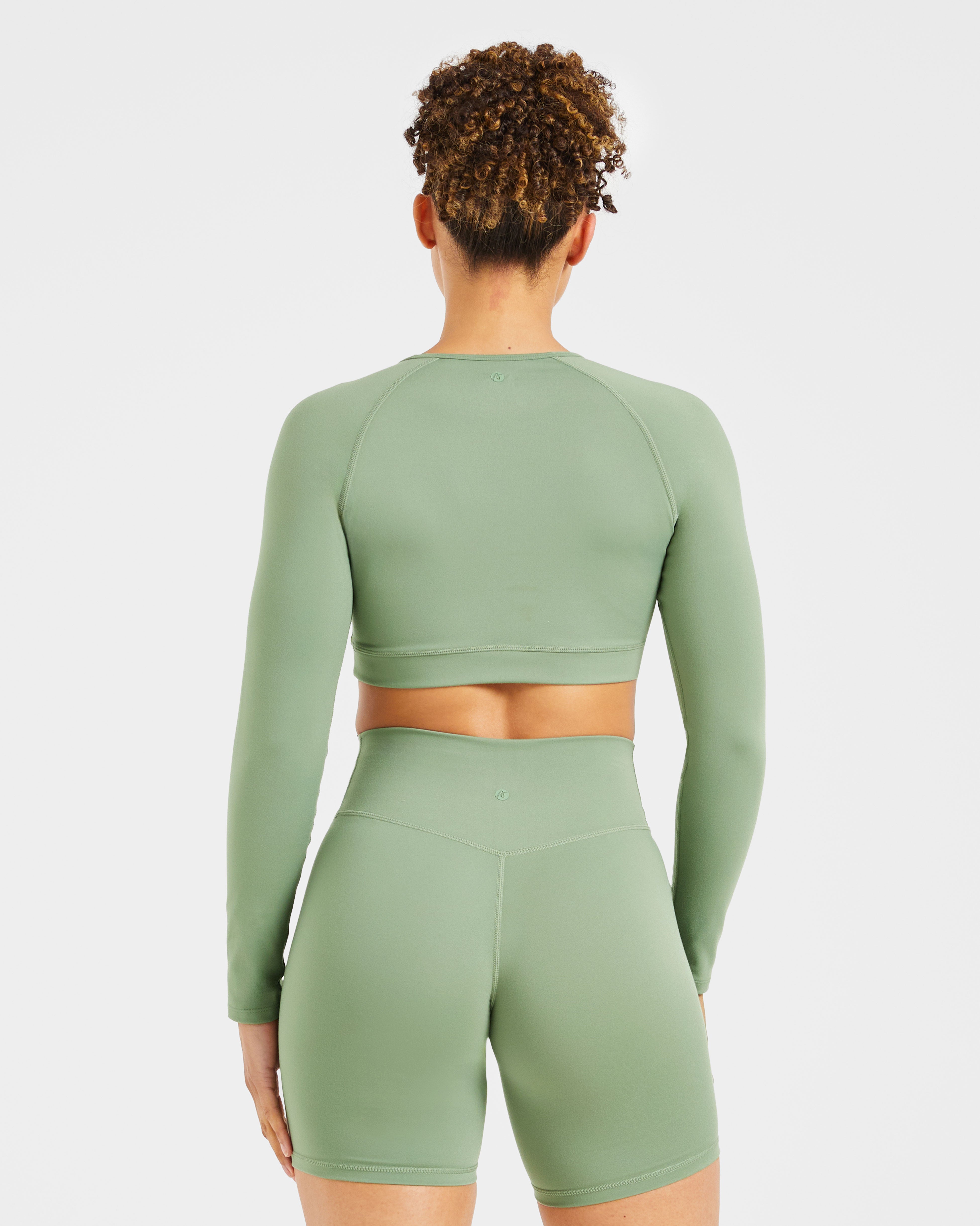 Staple Long Sleeve Crop Top - Olive Groen