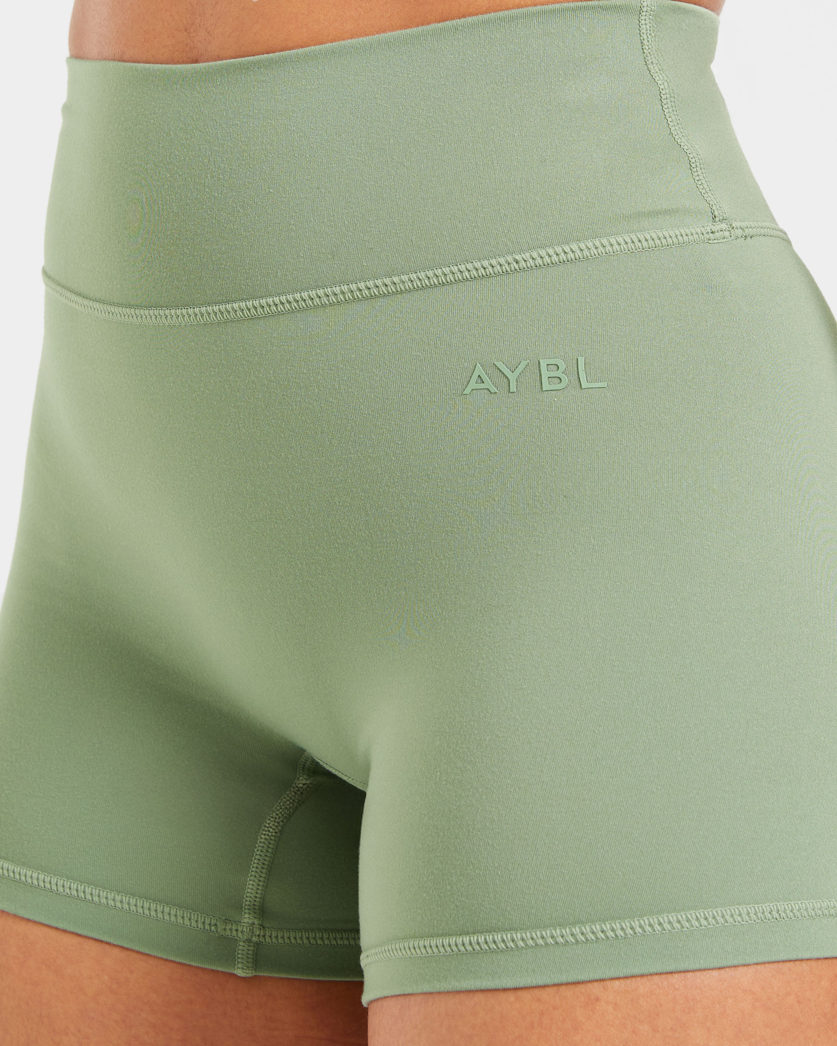 Staple Shorts - Olive Groen