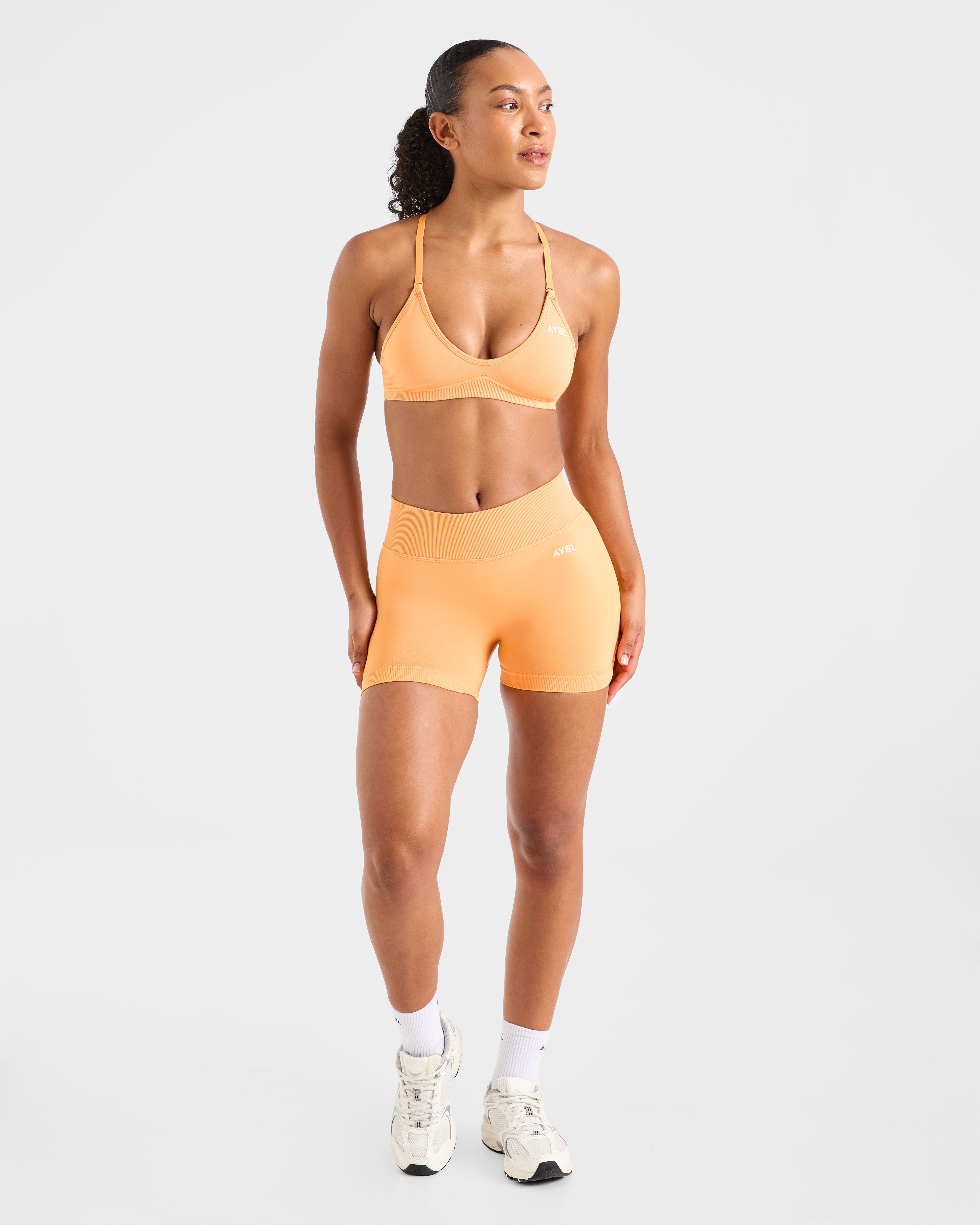 Adapt Seamless Strappy Sports Bra - Bright Oranje