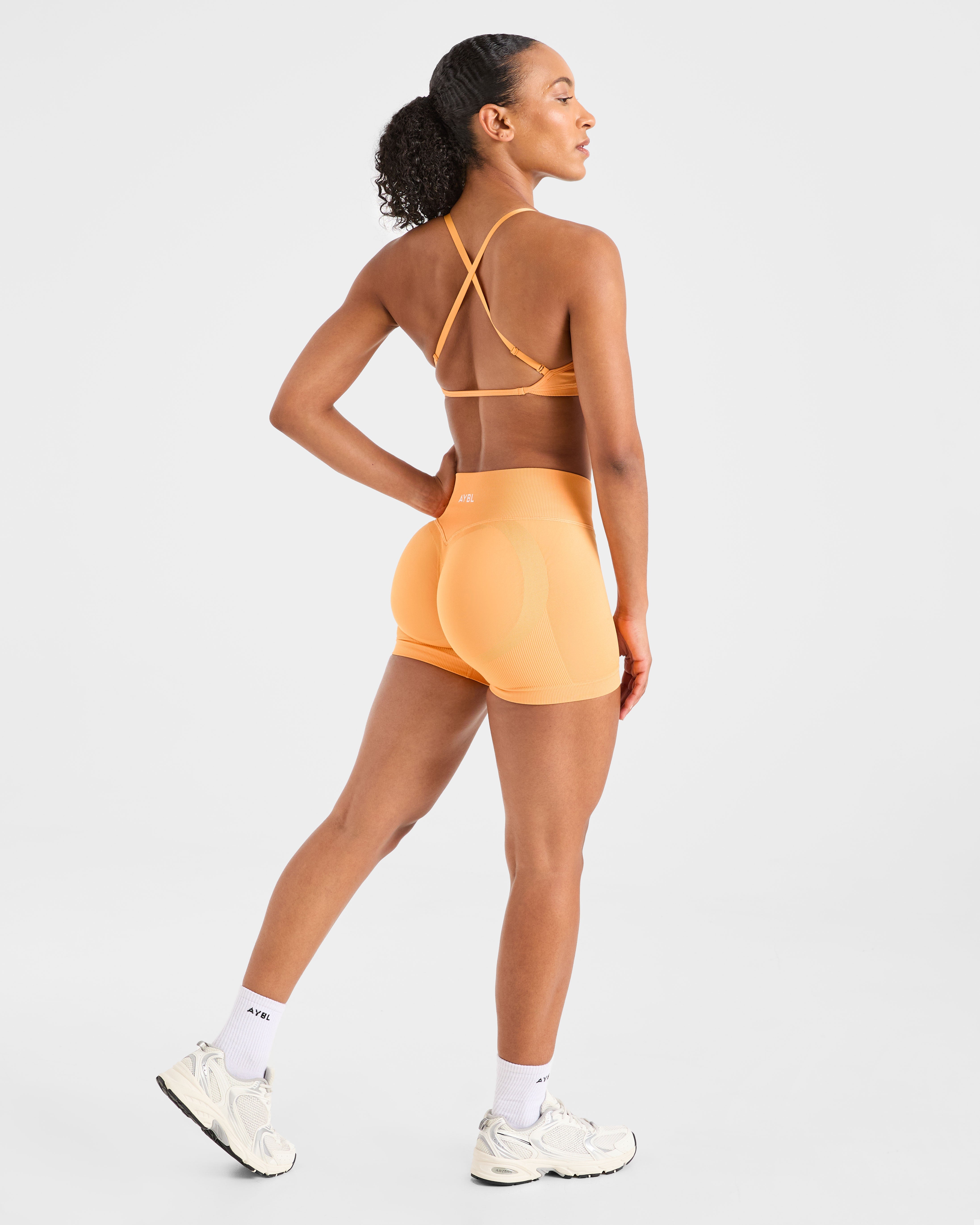 Adapt Seamless Strappy Sports Bra - Bright Oranje