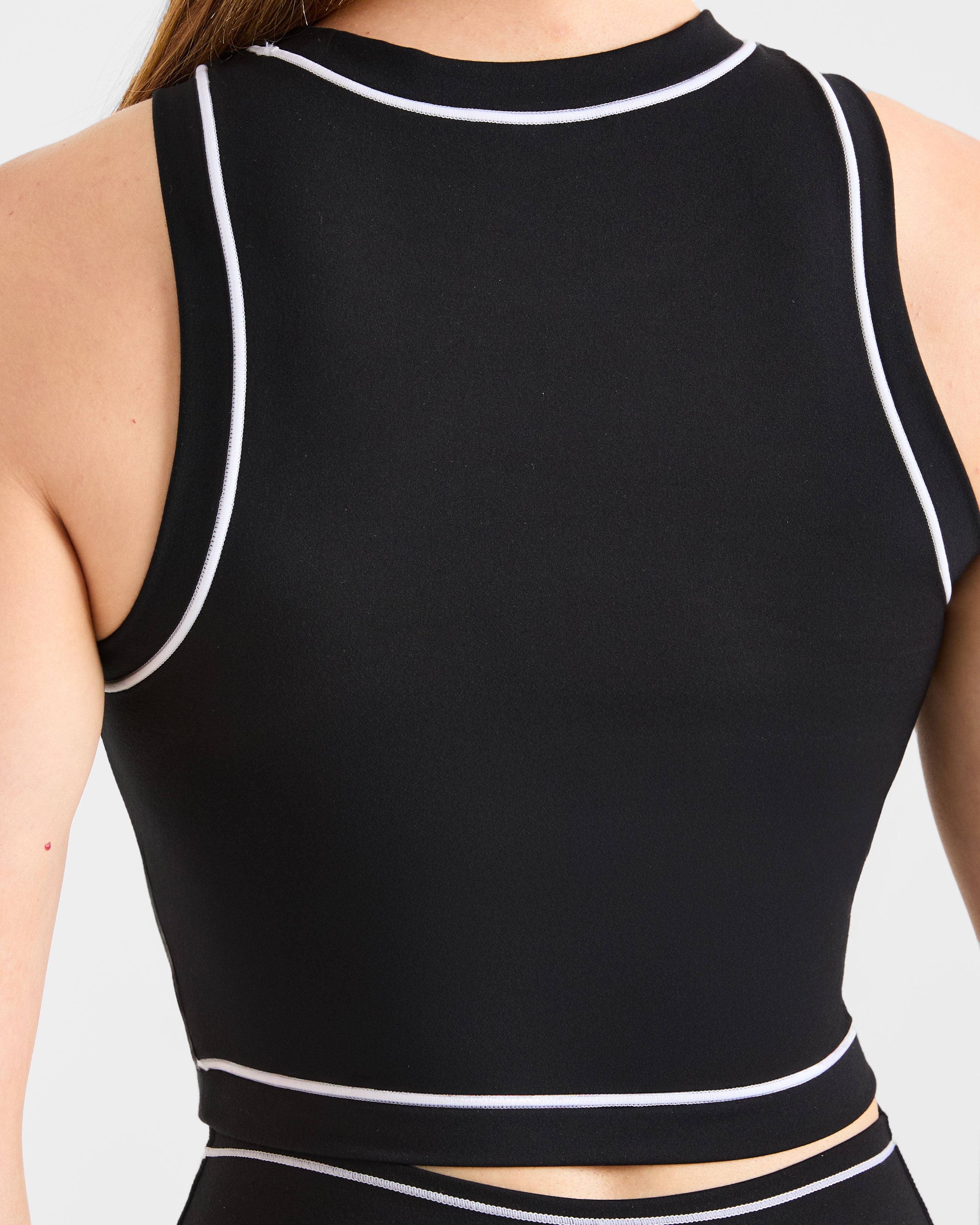 Form Tank Top - Zwart