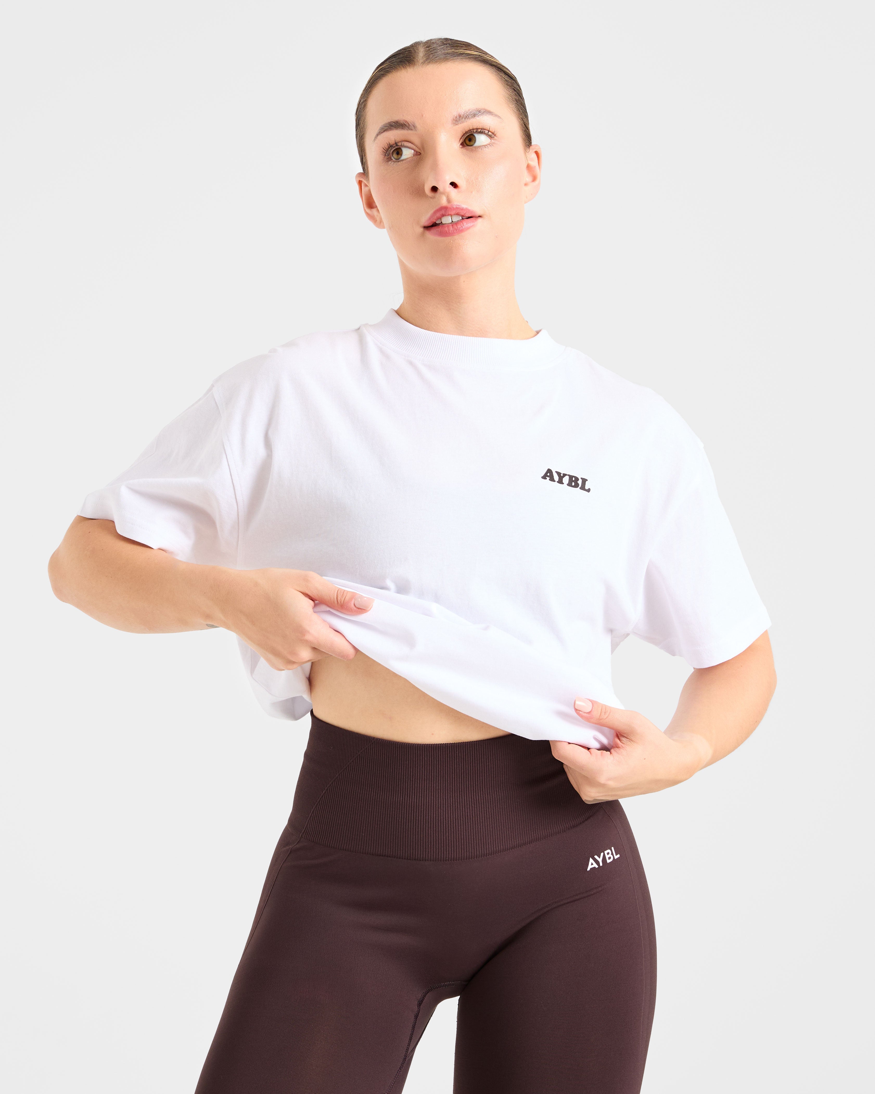 Sports Club Wavy Oversized T Shirt - Wit/Cocoa Bruin