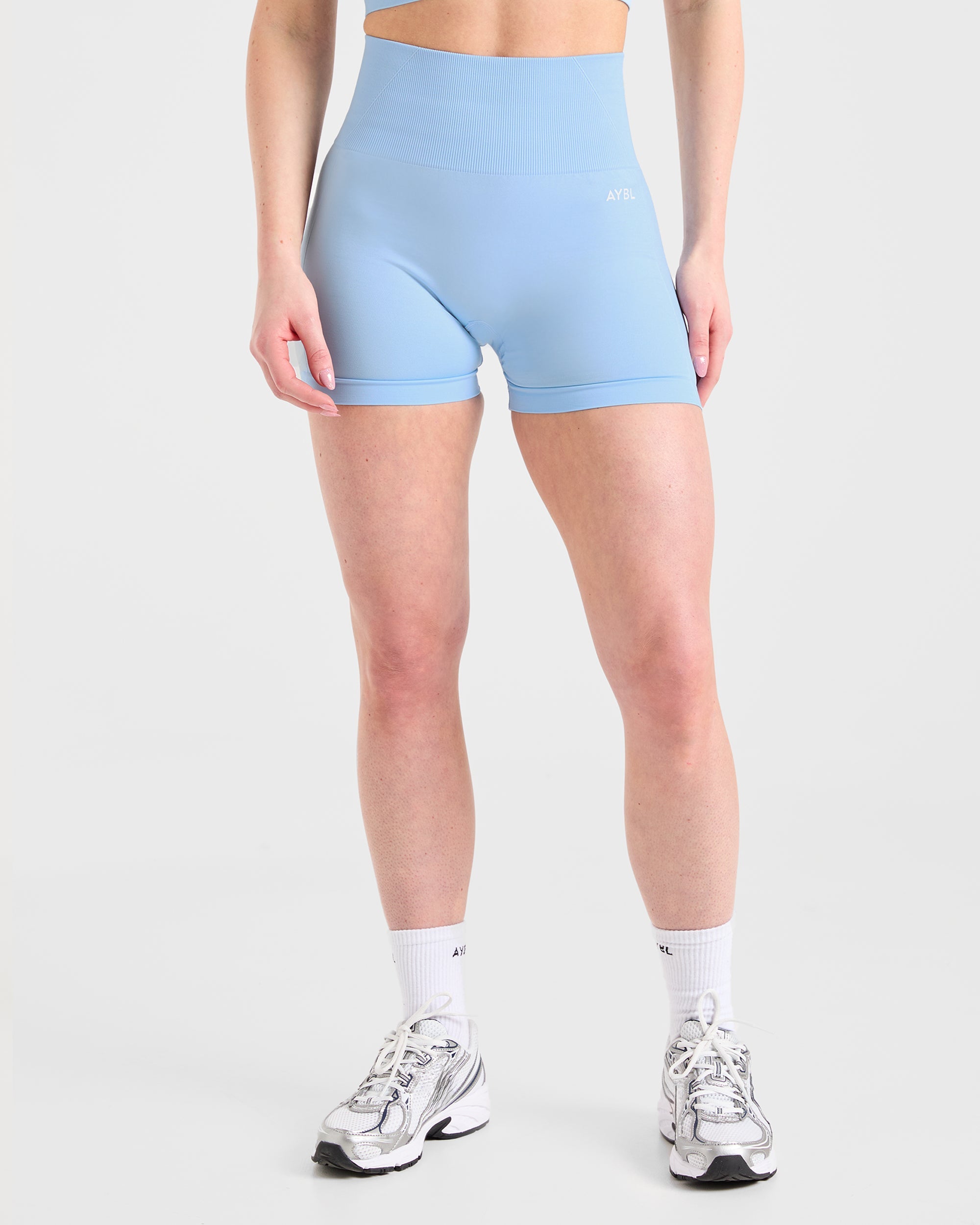 Empower Seamless Shorts - Sky Blauw