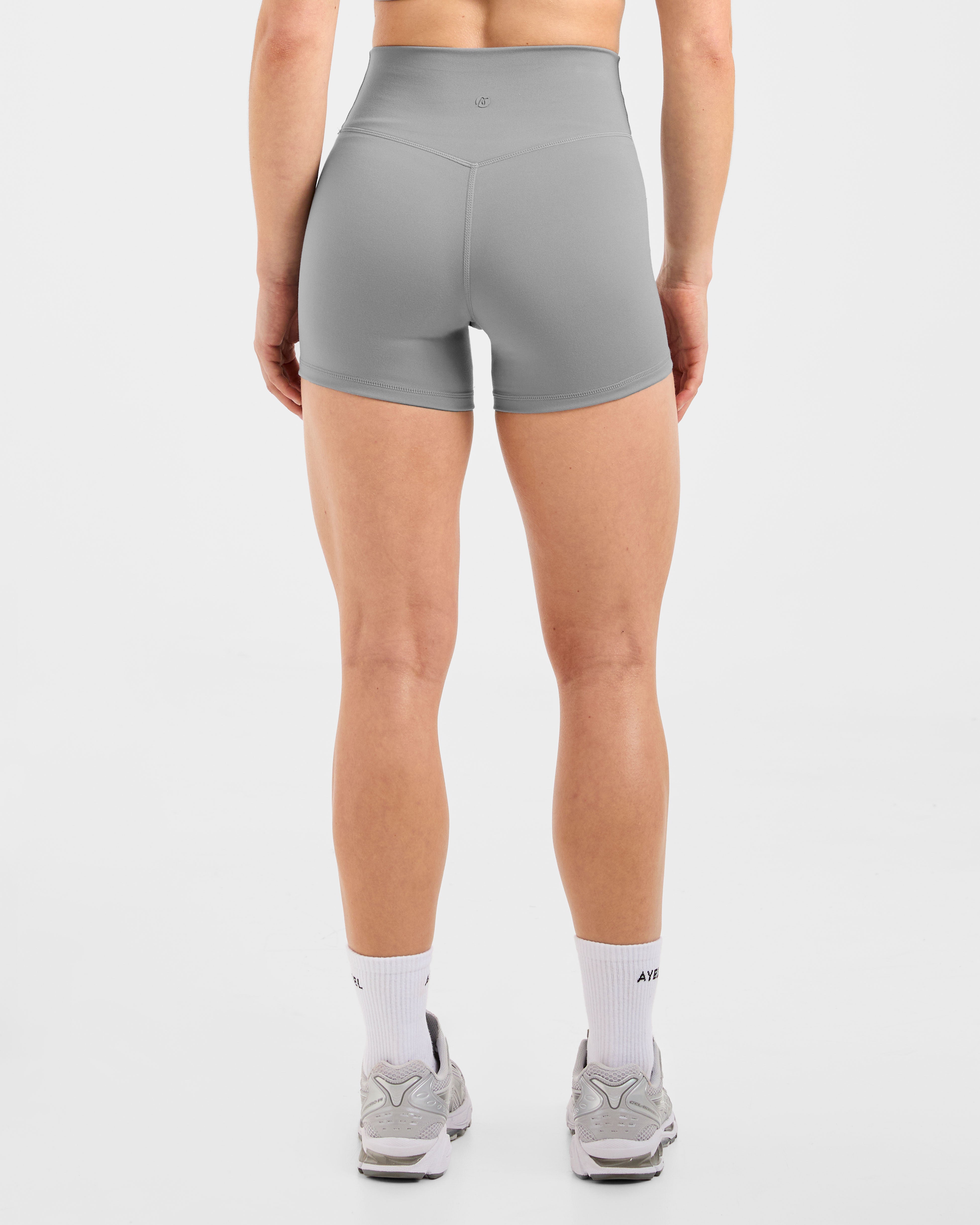 Staple Shorts - Grijs