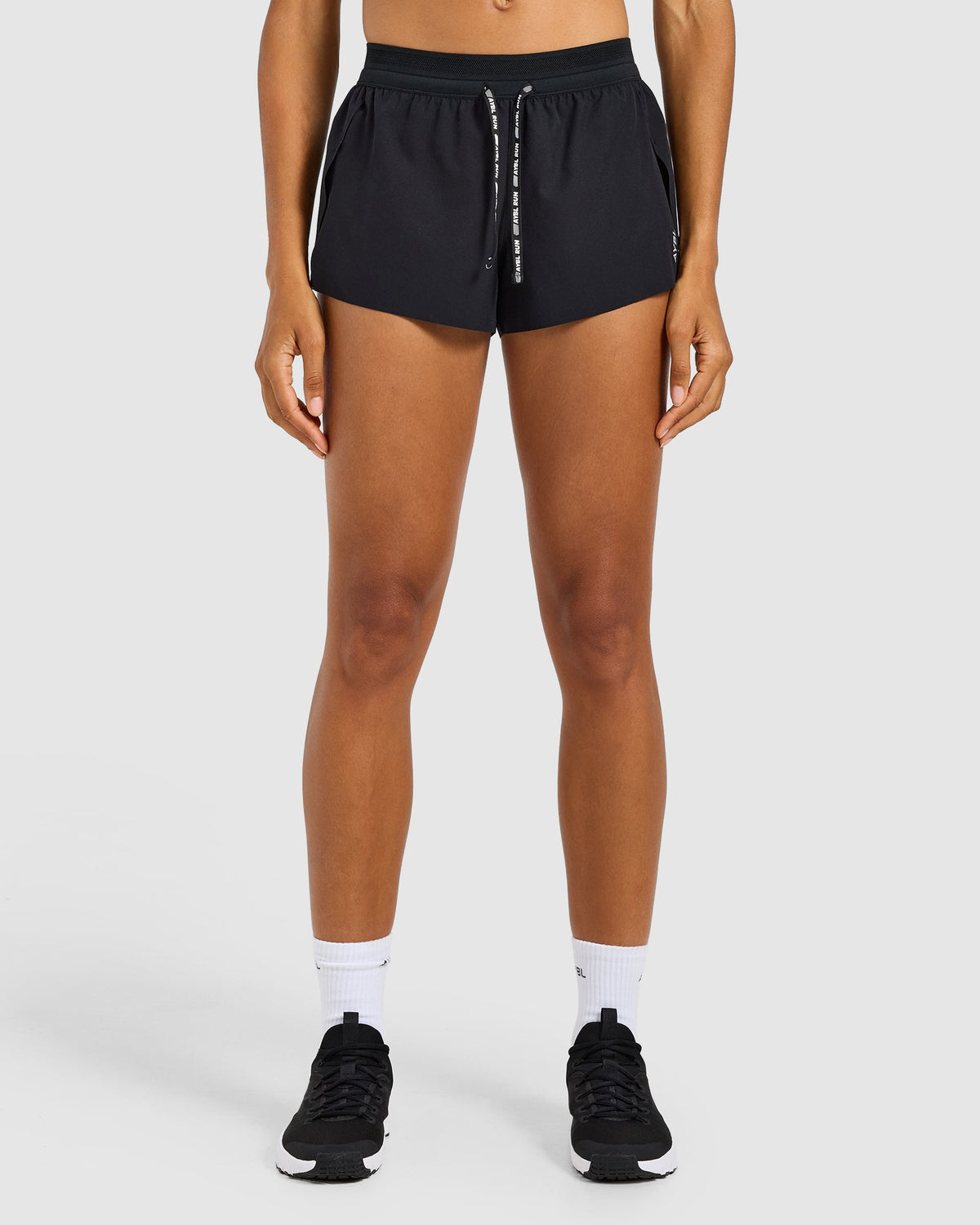 Run Low Rise 3" Shorts - Zwart