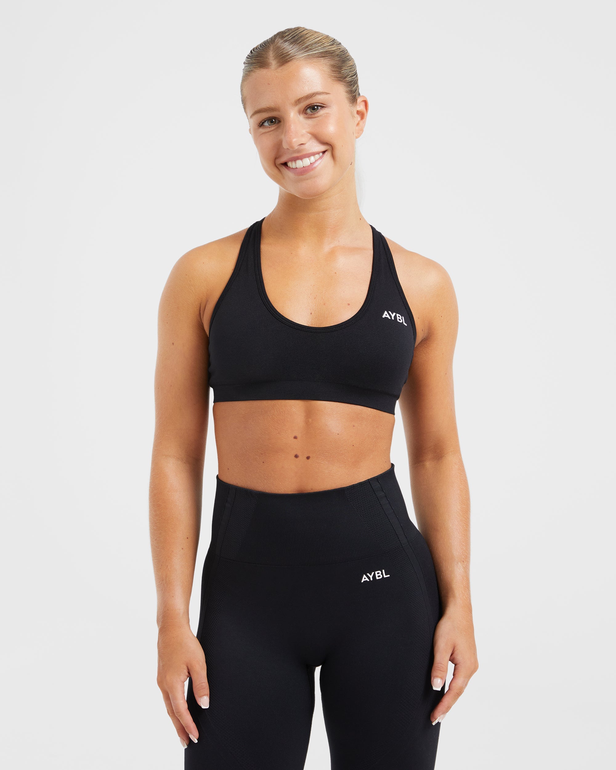 Essential Seamless Racer Back Sports Bra - Zwart