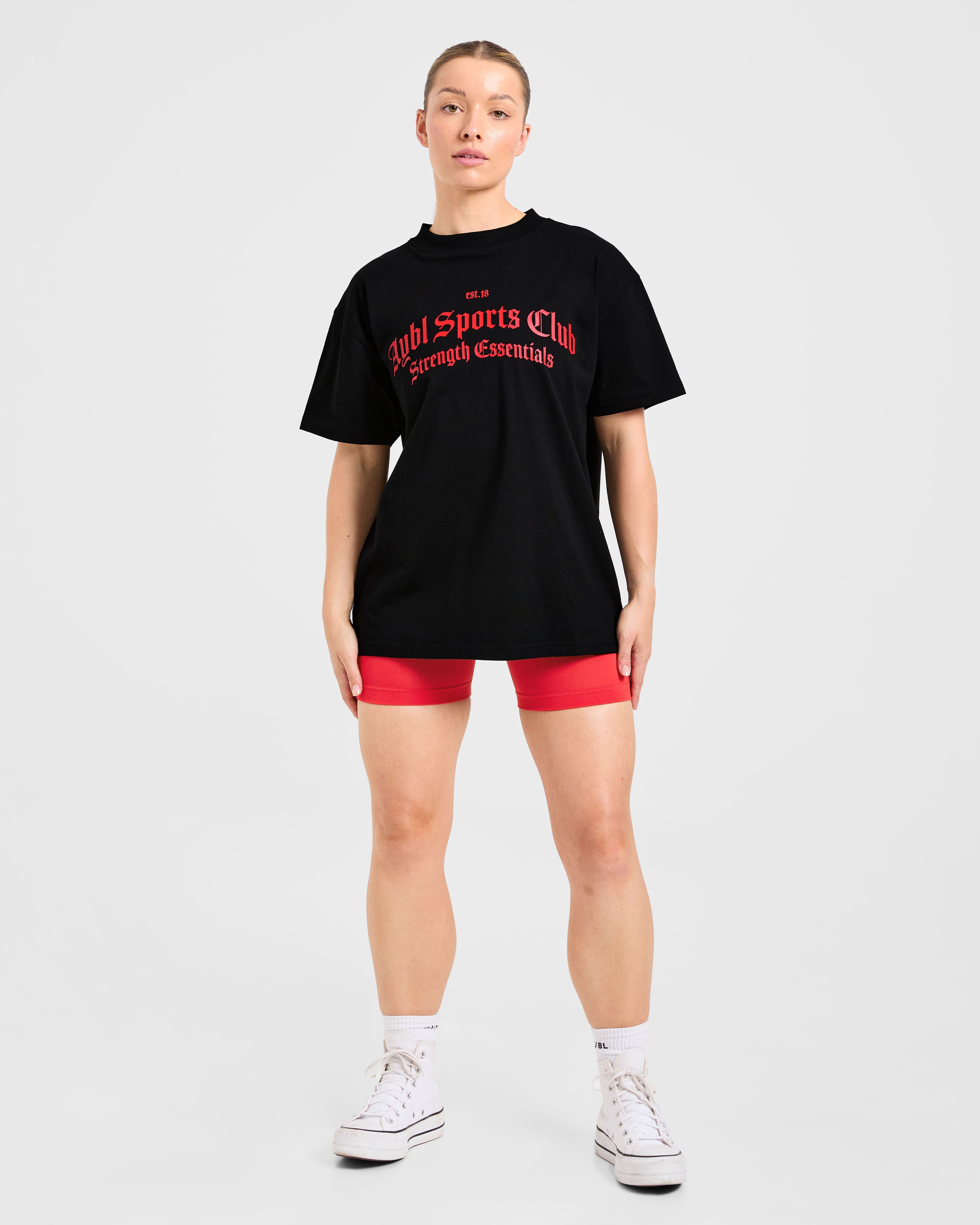 Sports Club Gothic Oversized T Shirt - Zwart/Rood