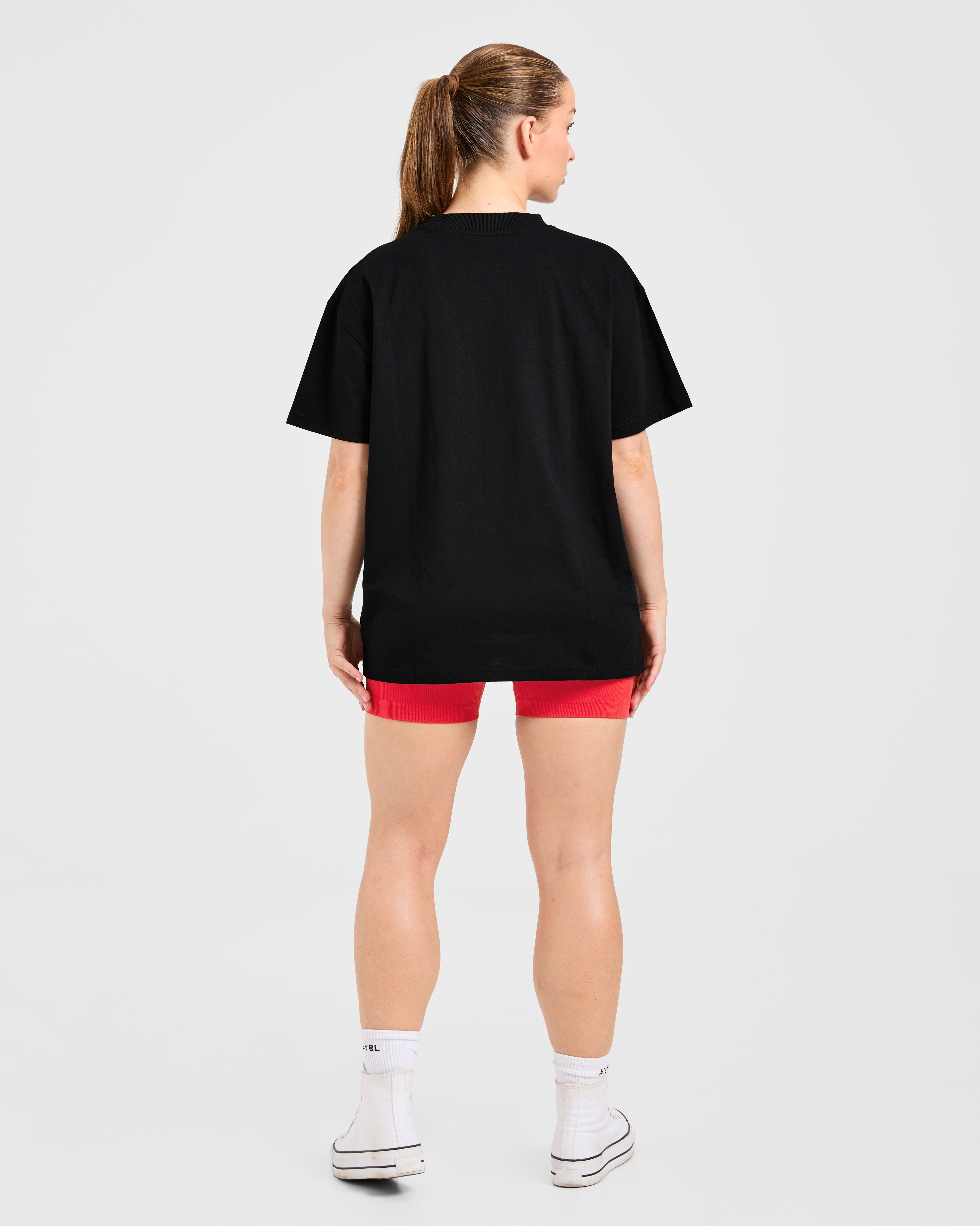 Sports Club Gothic Oversized T Shirt - Zwart/Rood