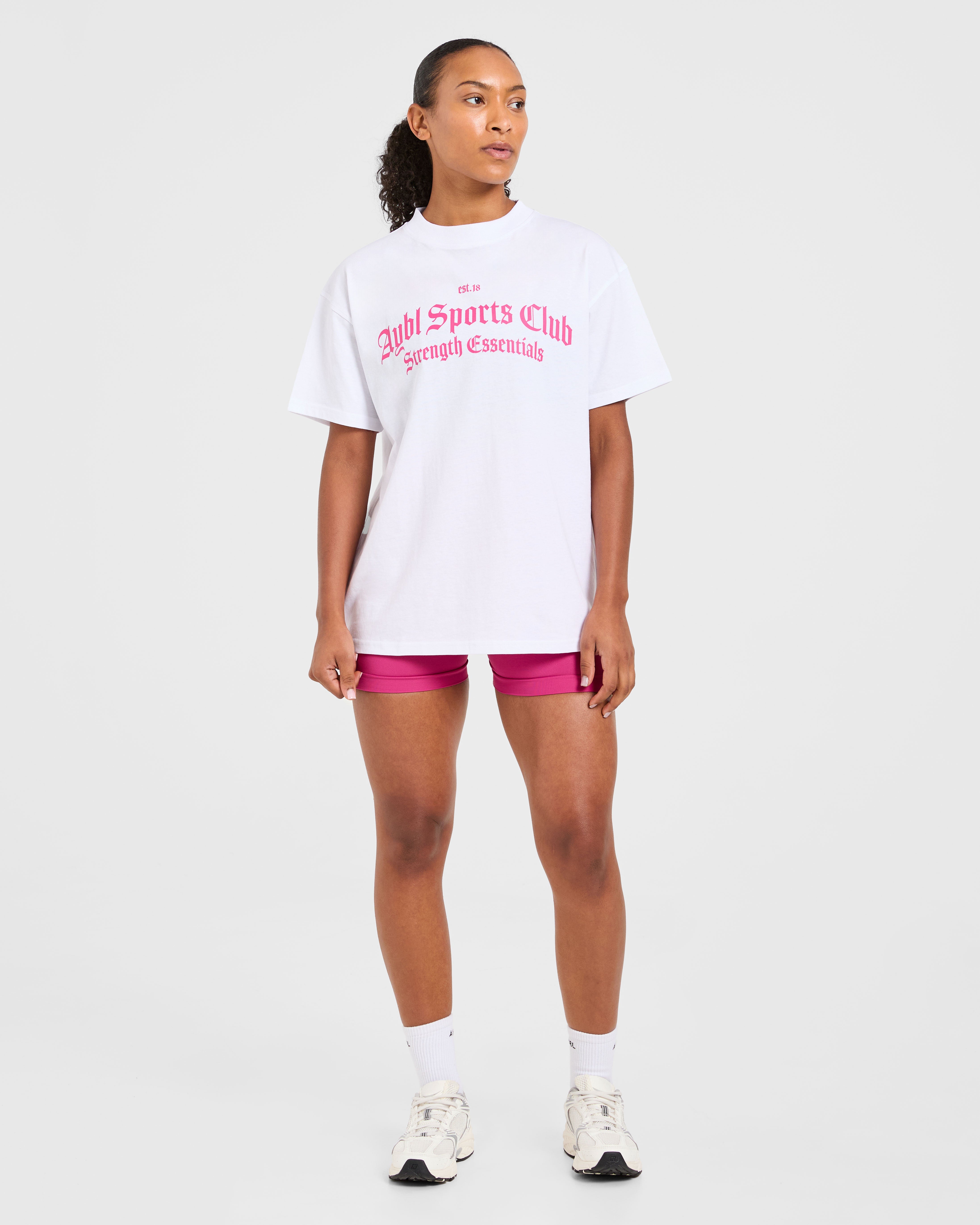 Sports Club Gothic Oversized T Shirt - Wit/Roze