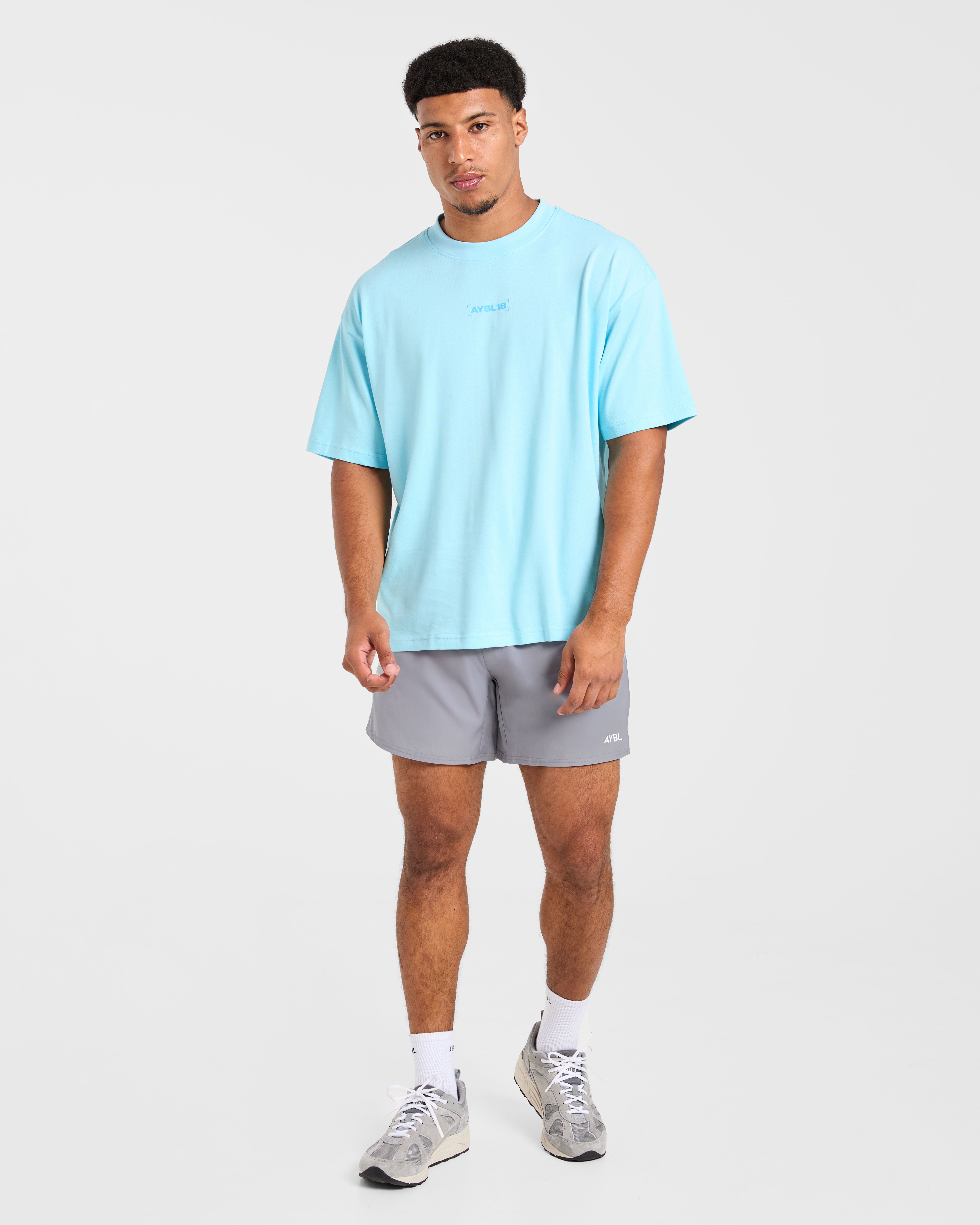Power Club Oversized T Shirt - Light Blauw