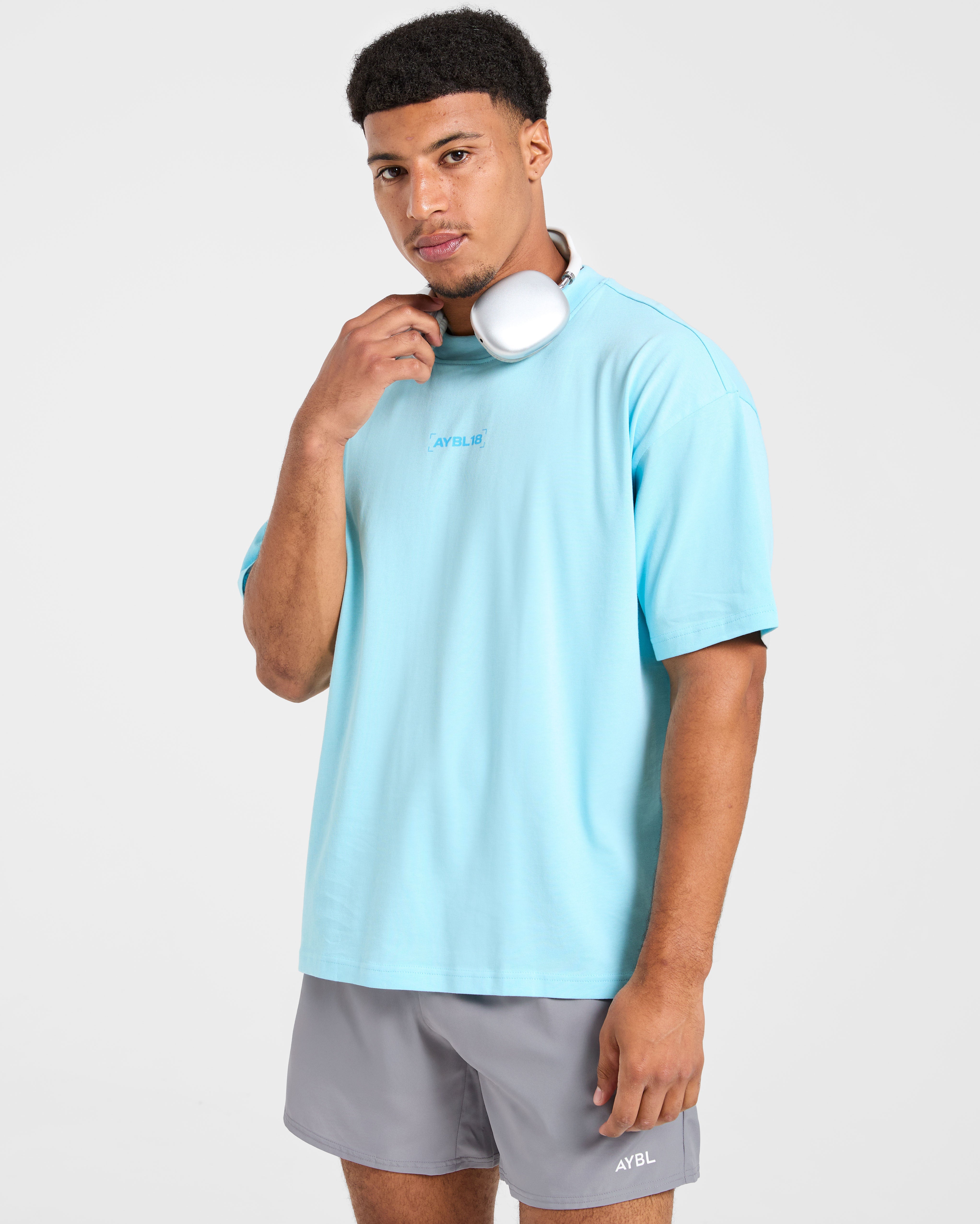 Power Club Oversized T Shirt - Light Blauw