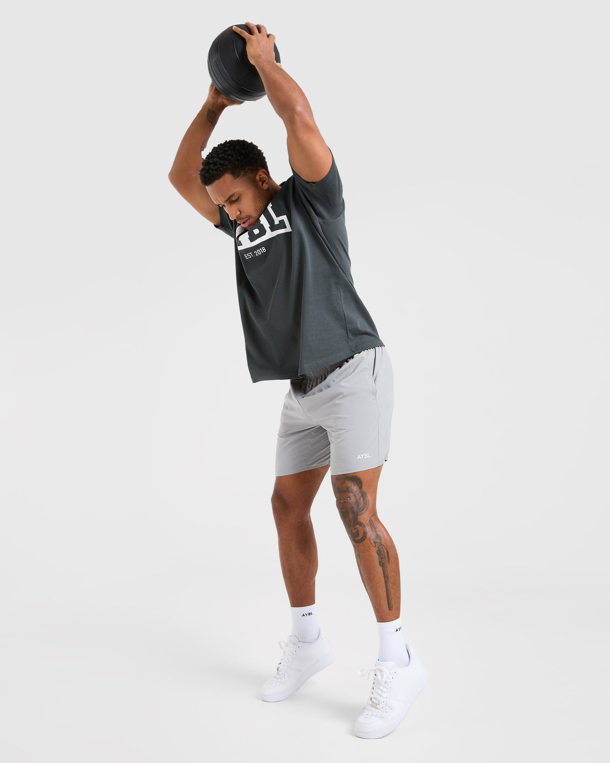 Core 7" Shorts - Grijs
