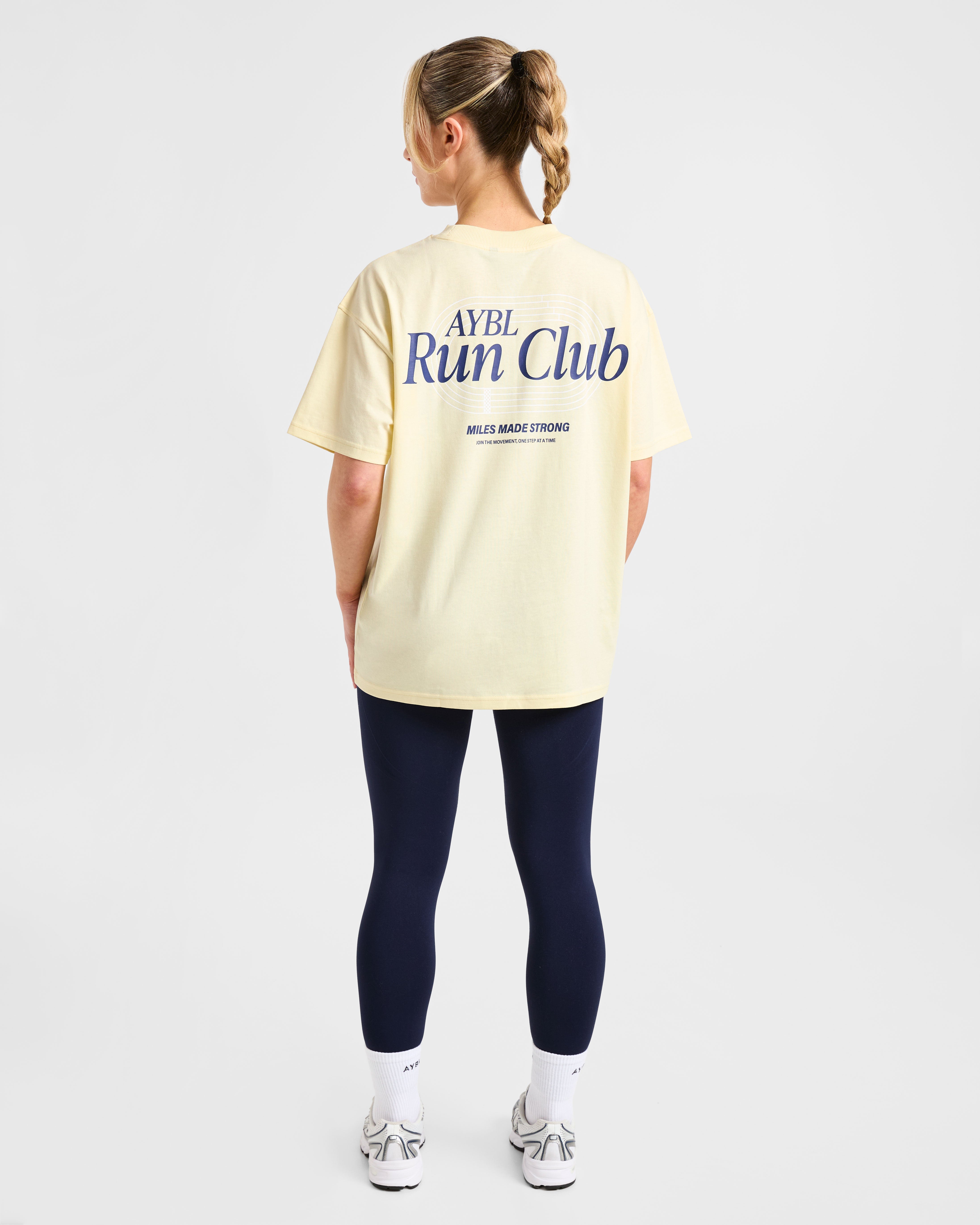 Run Club Oversized T Shirt - Butter Geel