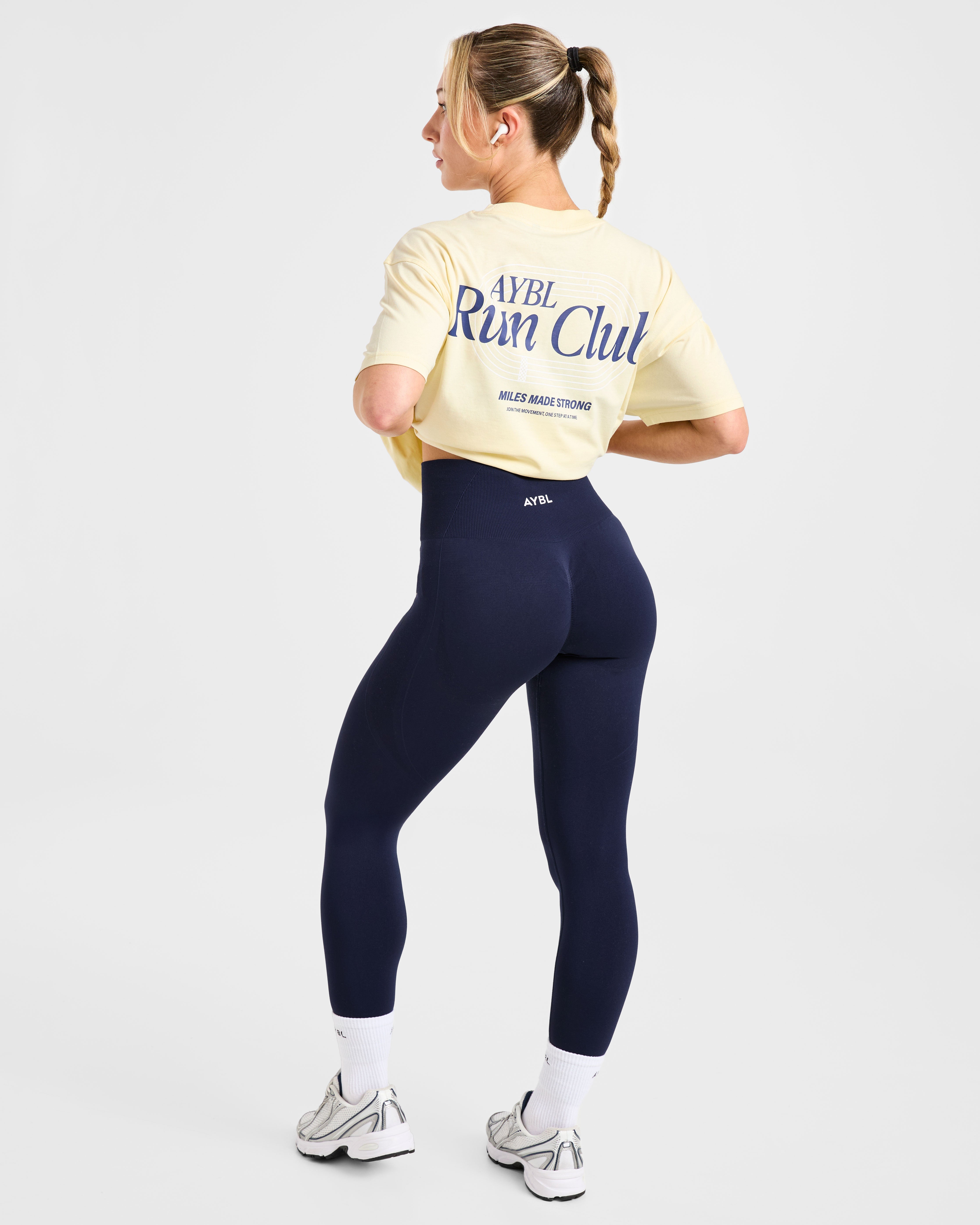 Run Club Oversized T Shirt - Butter Geel