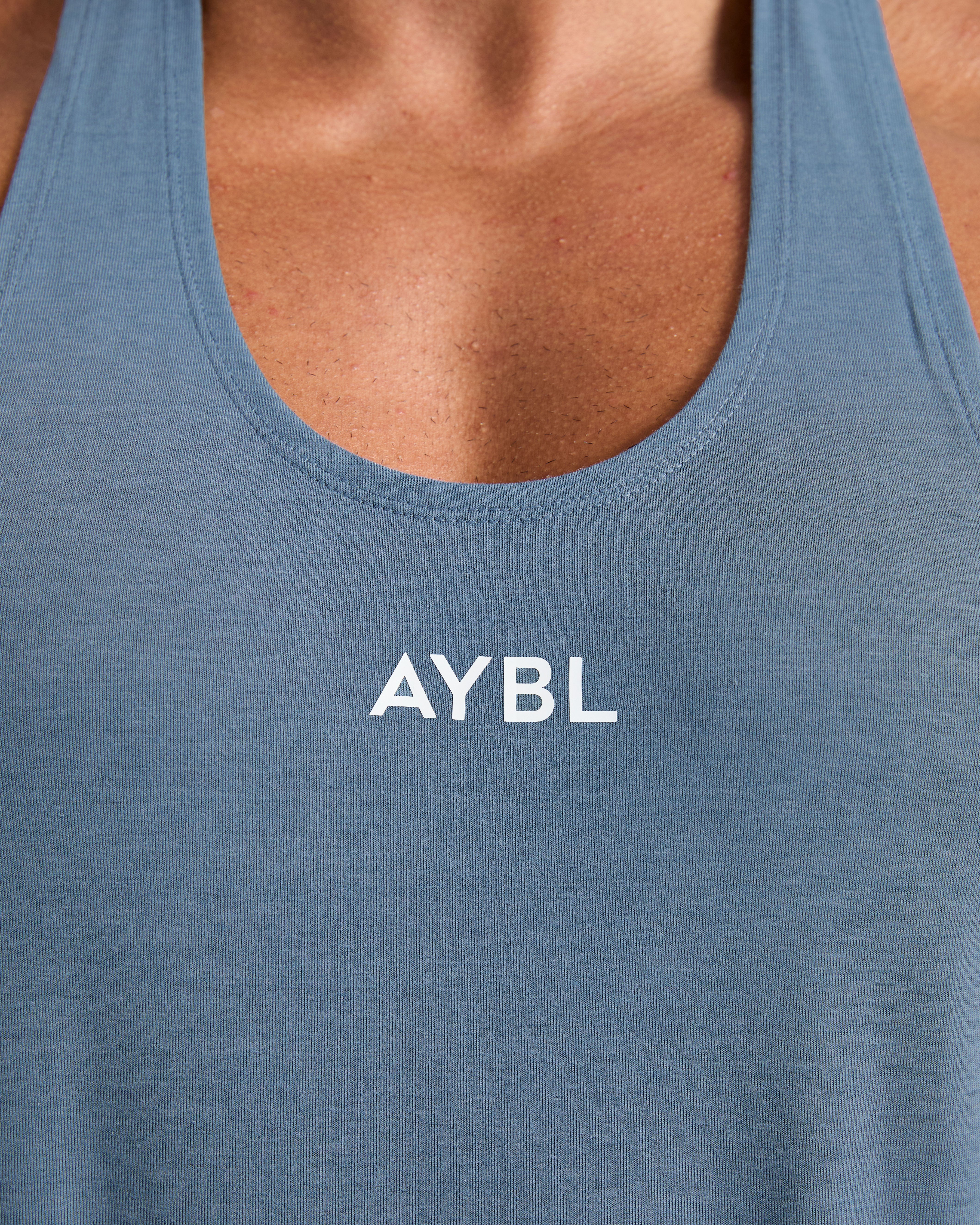 Essential Stringer - Slate Blauw