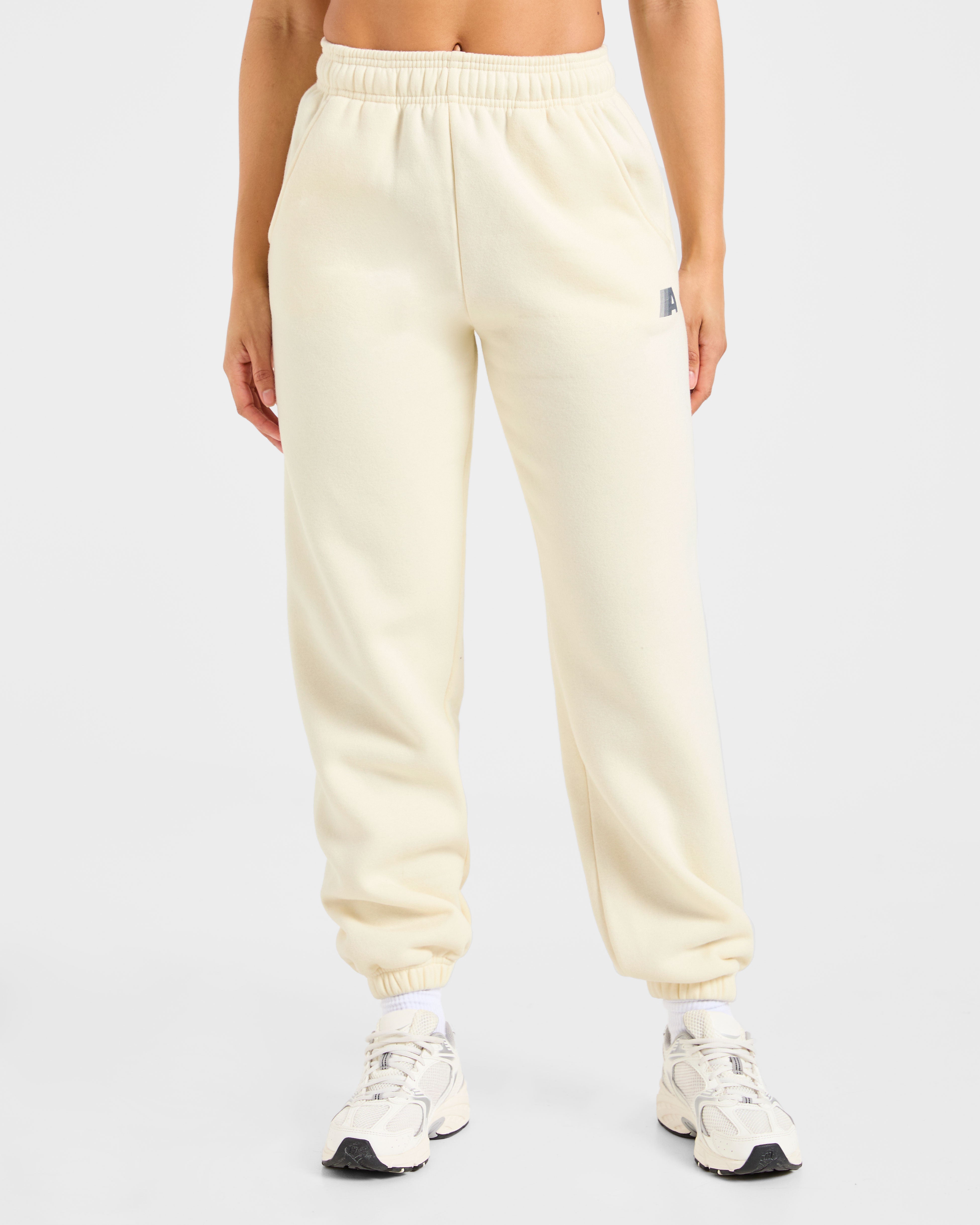 Retro Athletics Oversized Joggers - Butter Geel/Navy