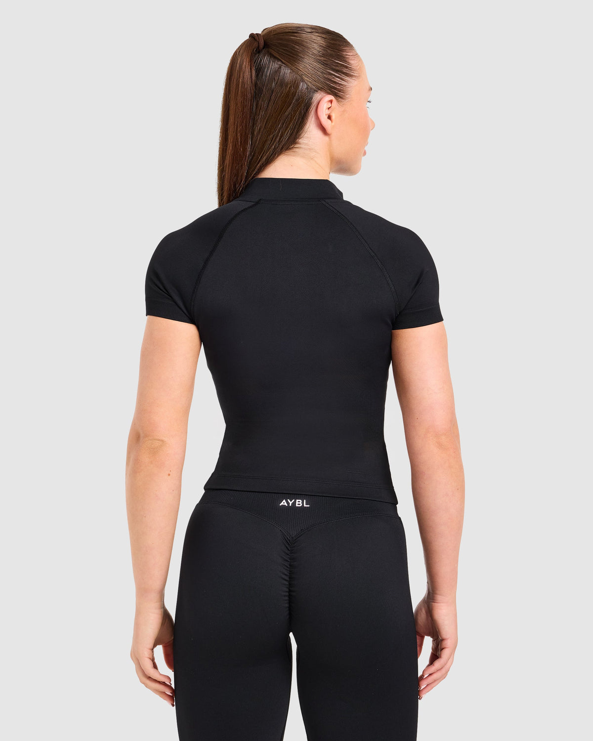 Enhance Seamless Short Sleeve Zip Up Jacket - Zwart