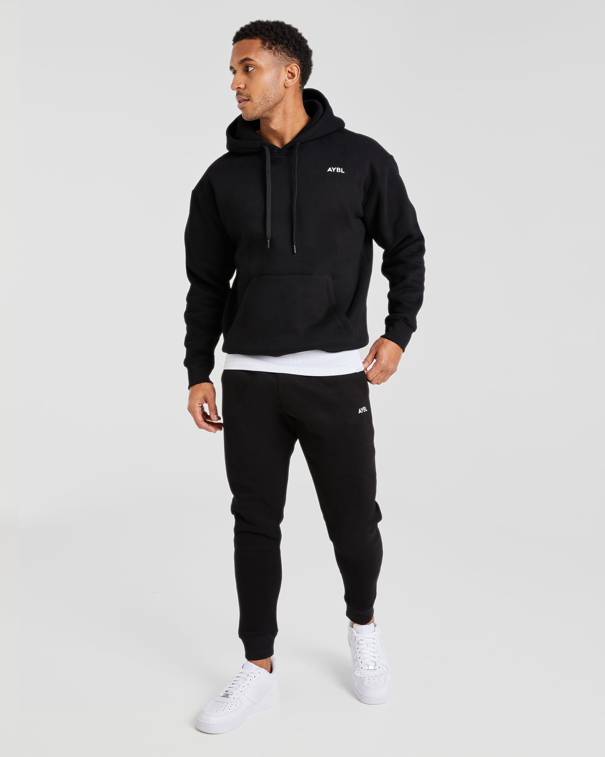 Essential Hoodie - Zwart