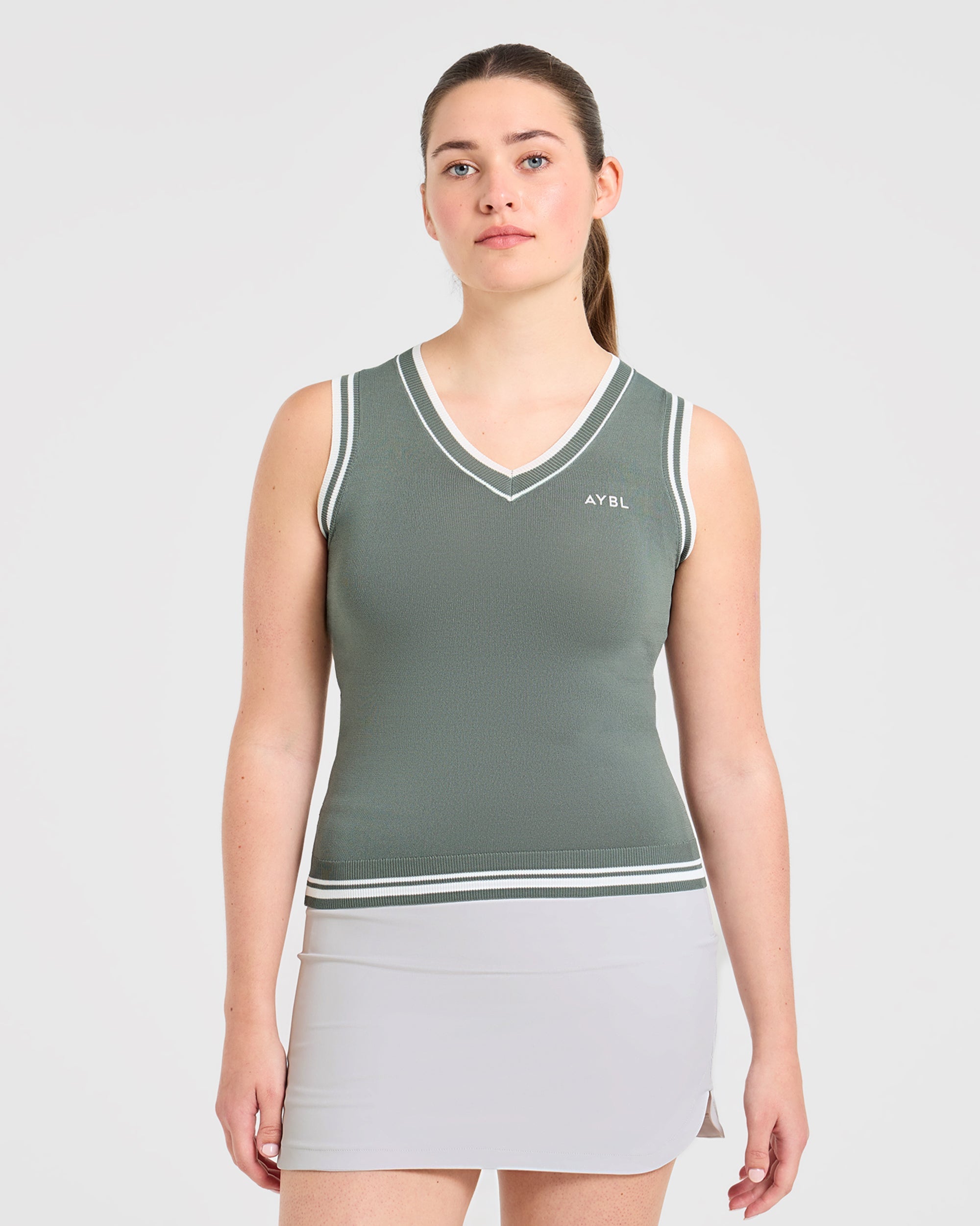 Classic Knitted V Neck Vest - Hillside Groen