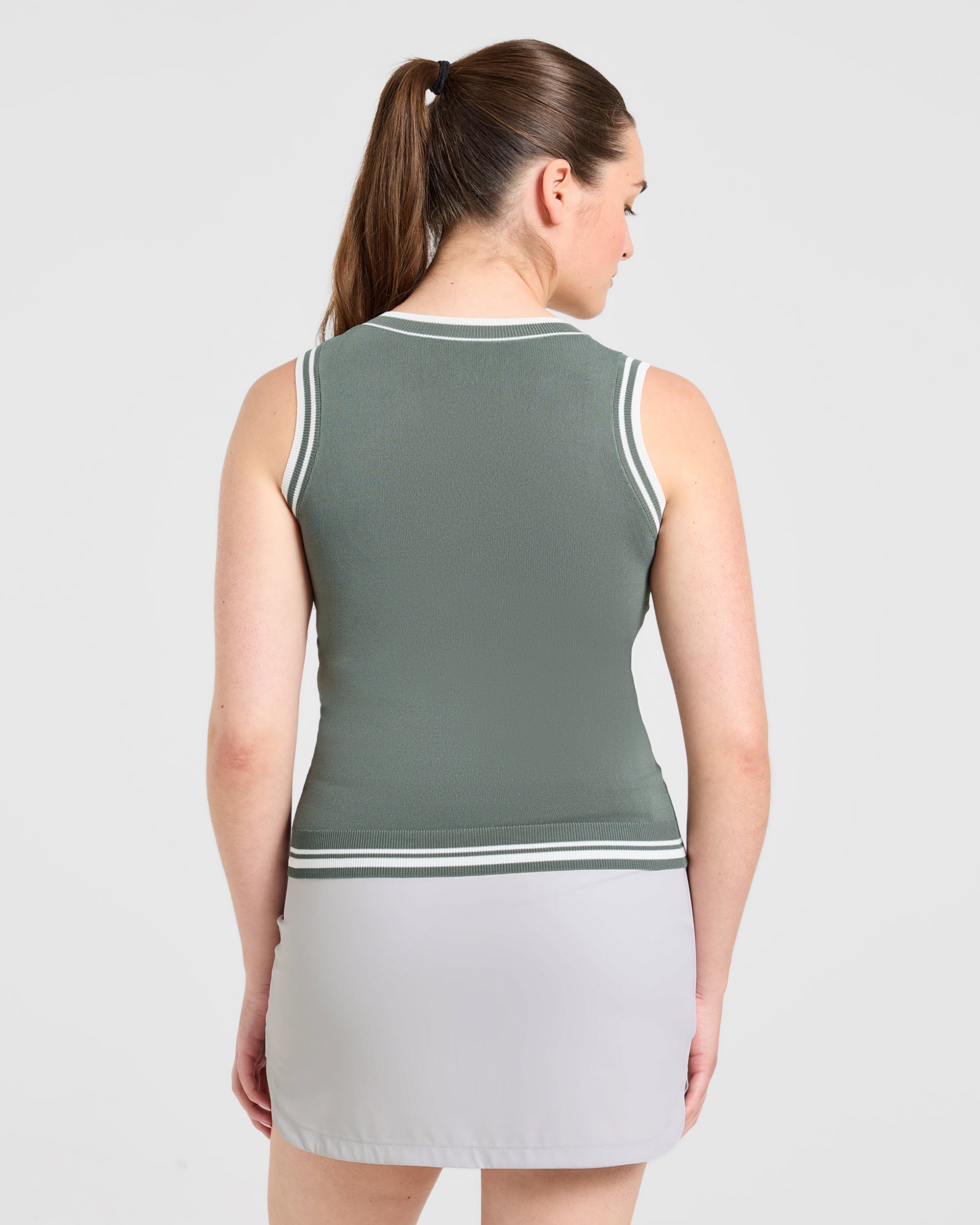 Classic Knitted V Neck Vest - Hillside Groen