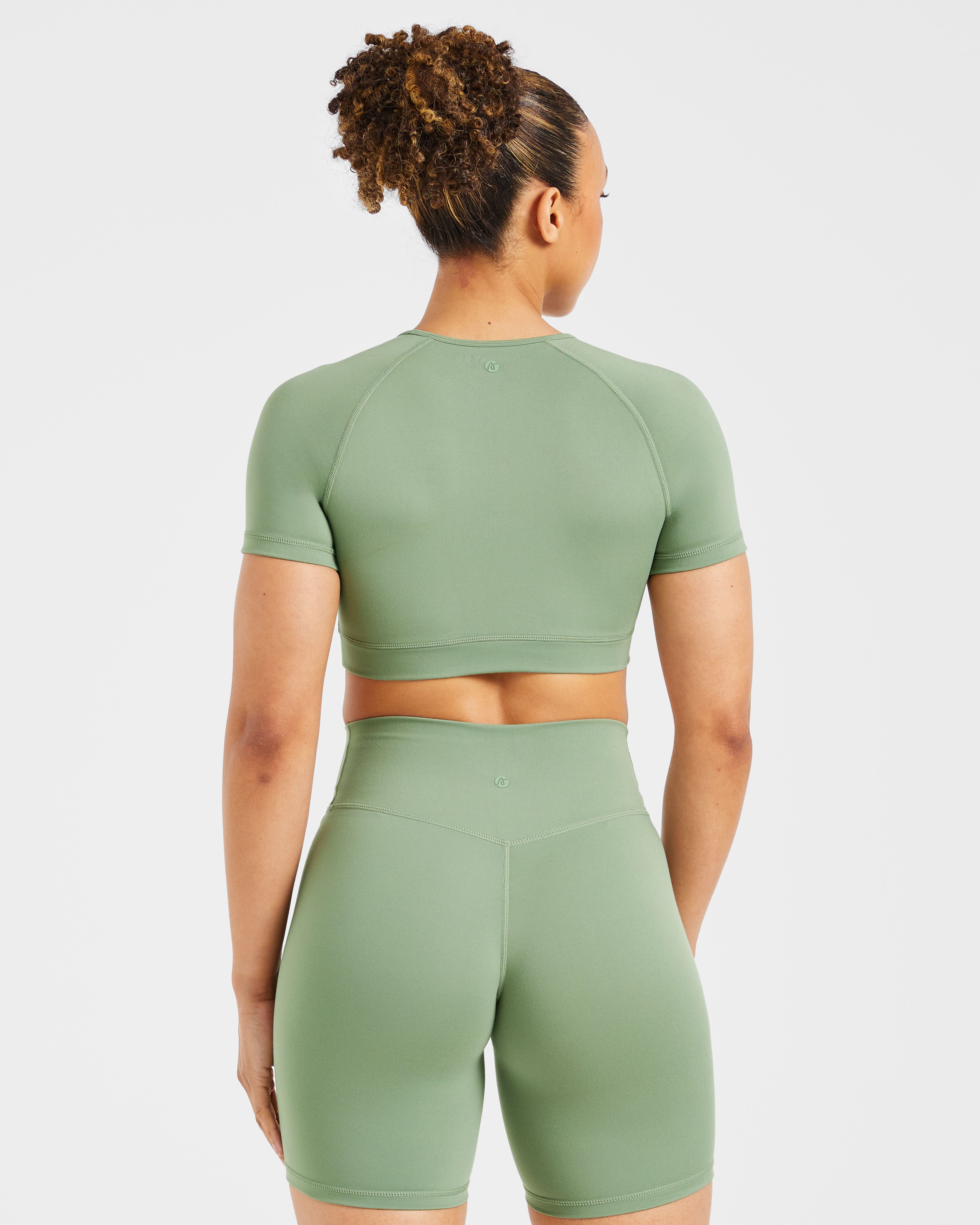 Staple Crop Top - Olive Groen