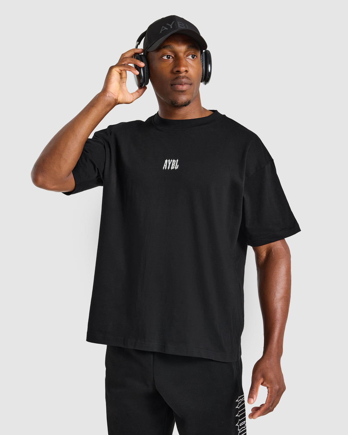 AYBL Iron Club Graphic Oversized T Shirt - Zwart