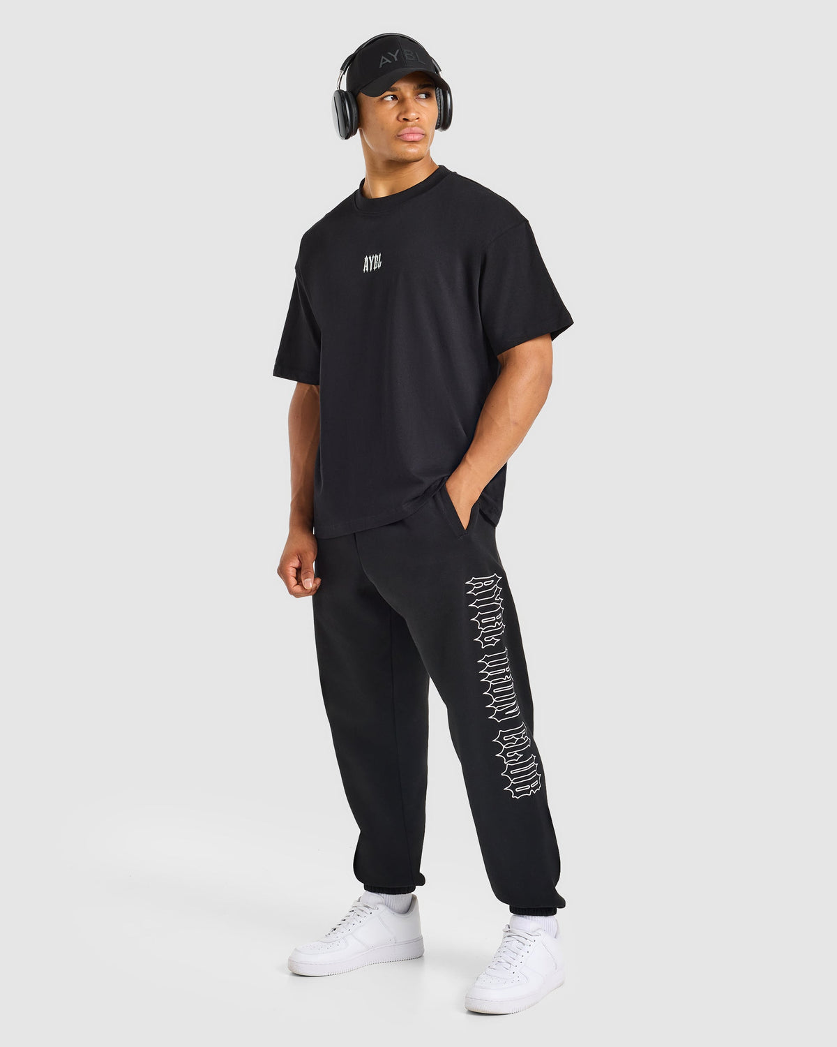 AYBL Iron Club Oversized Joggers - Zwart