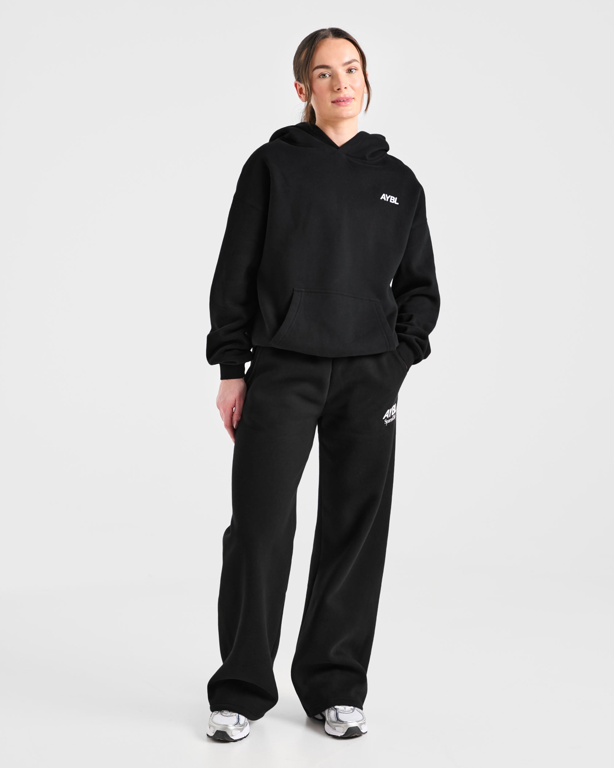 AYBL Sports Club Oversized Straight Leg Joggers -Zwart/Wit