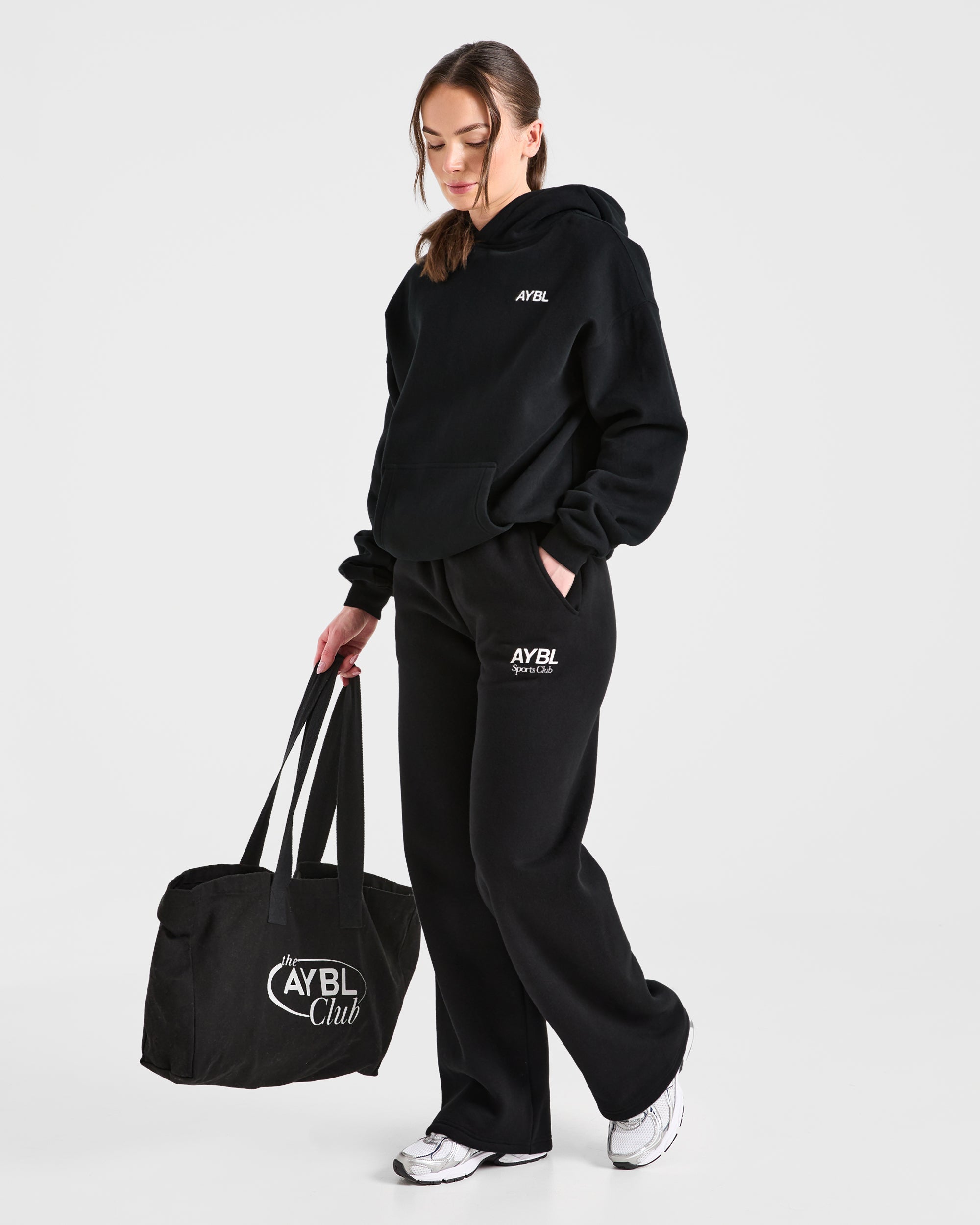 AYBL Sports Club Oversized Straight Leg Joggers -Zwart/Wit