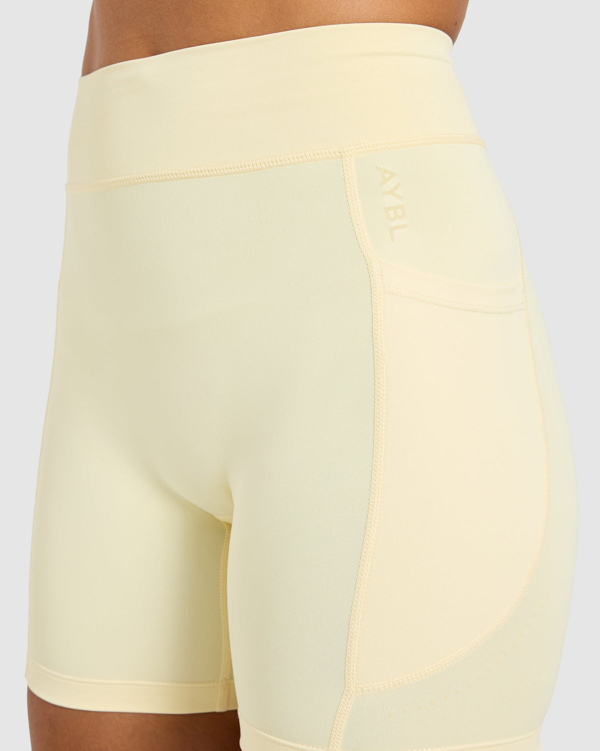 Run Pocket Shorts - Butter Geel