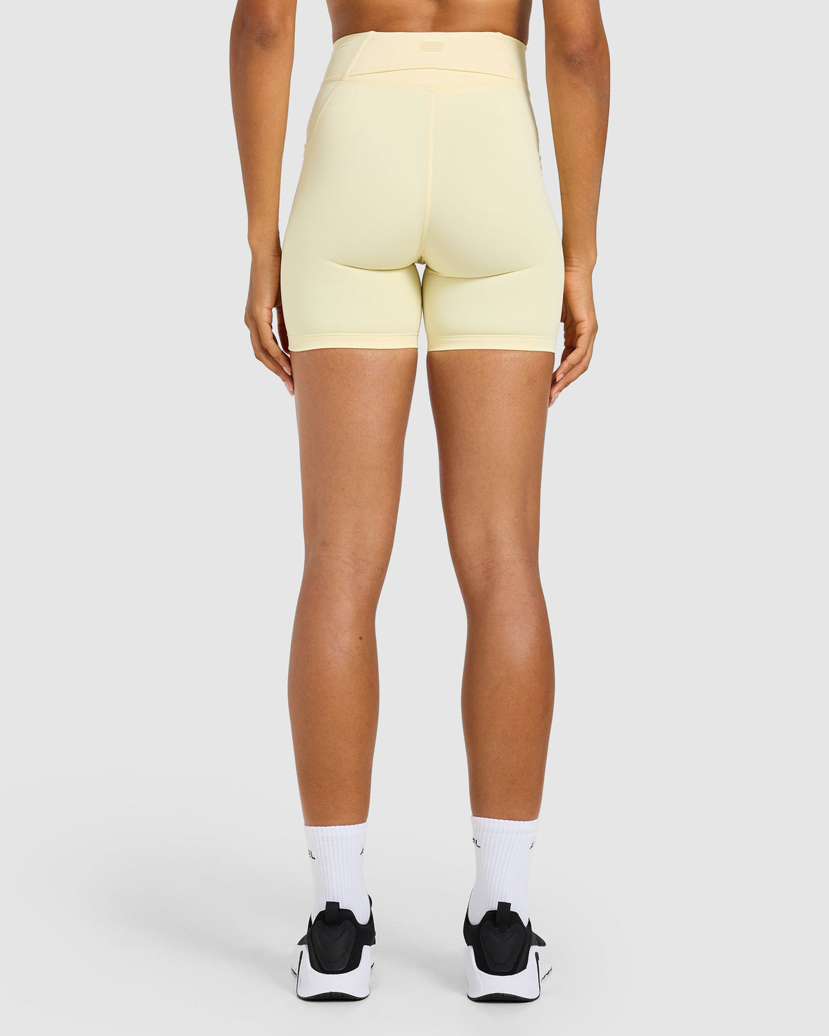 Run Pocket Shorts - Butter Geel