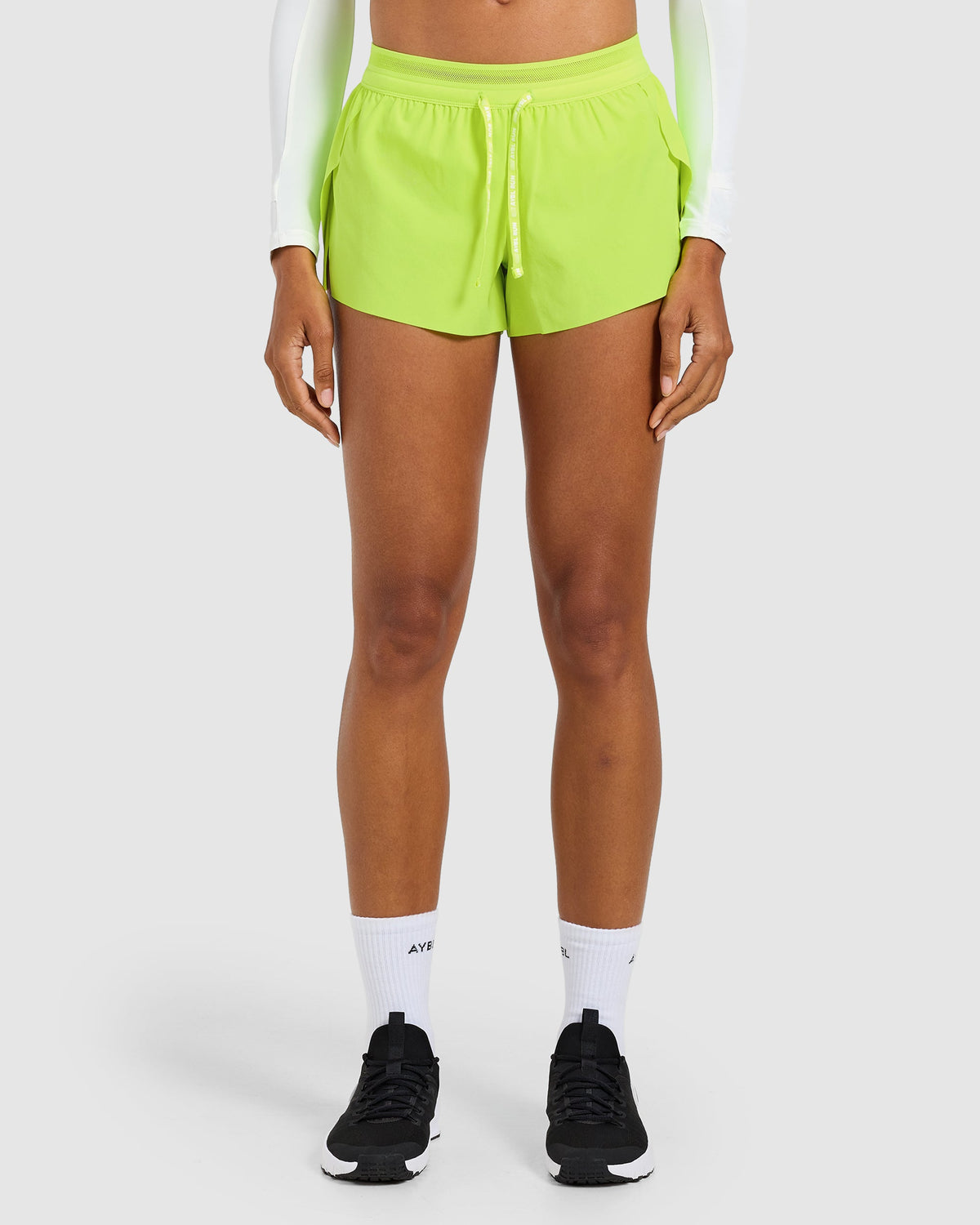 Run Low Rise 3" Shorts - Neon Geel