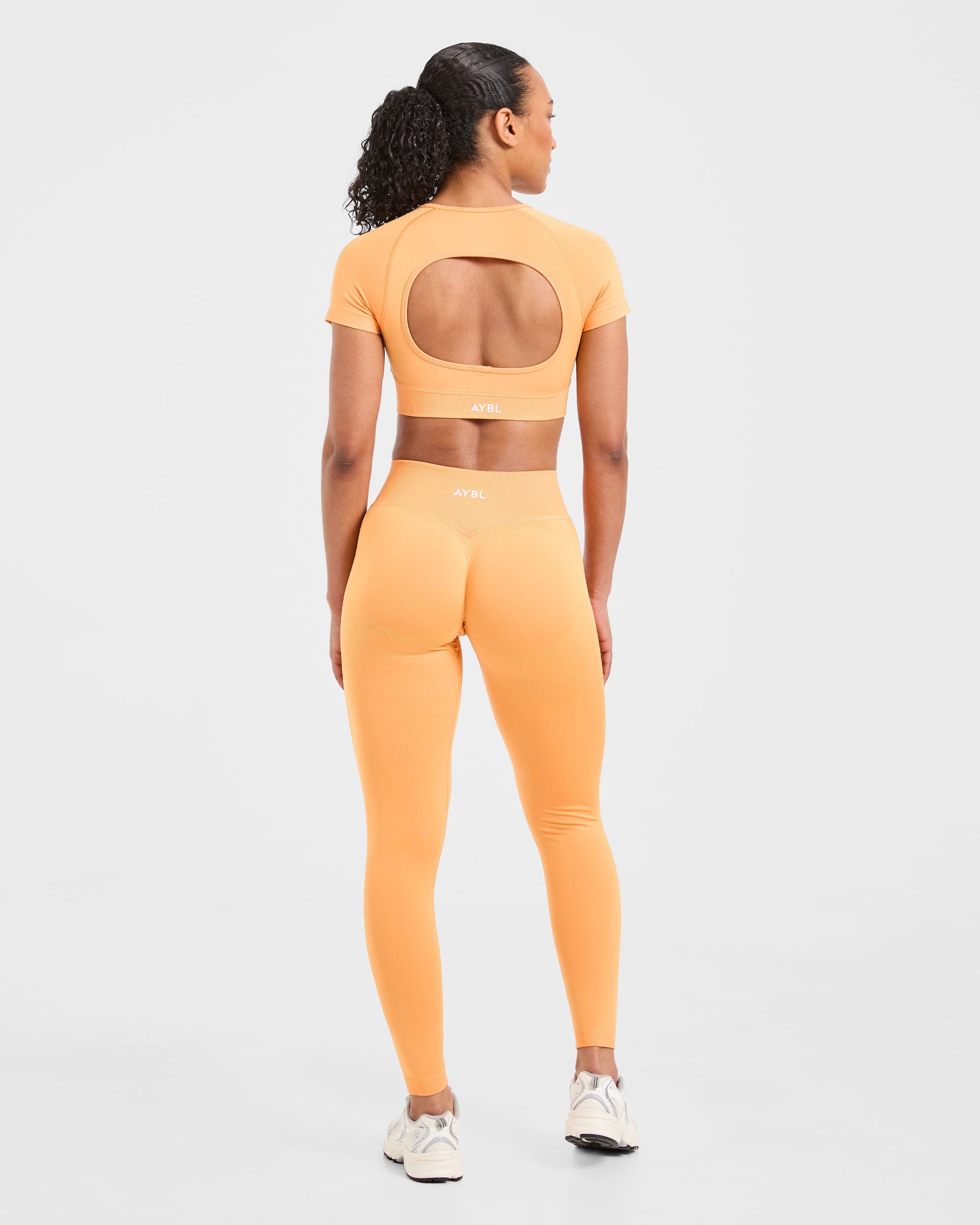 Adapt Seamless Crop Top - Bright Oranje