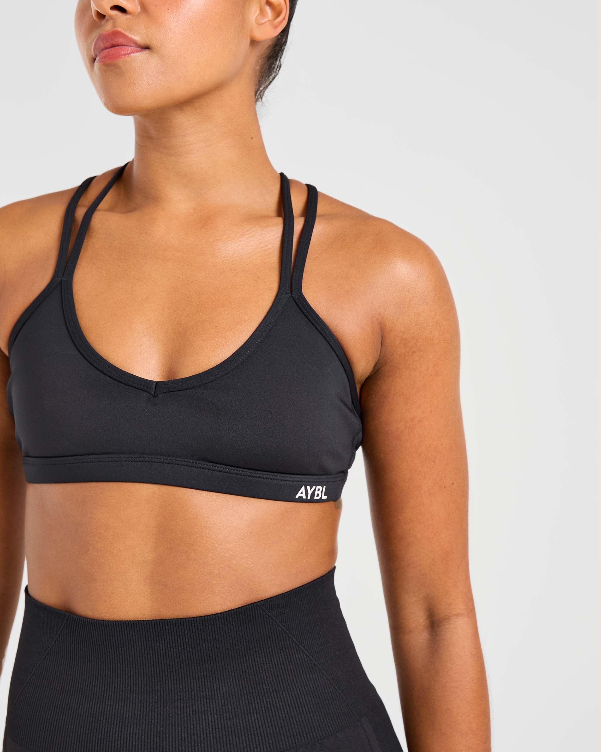 Essential Strappy Sports Bra - Zwart