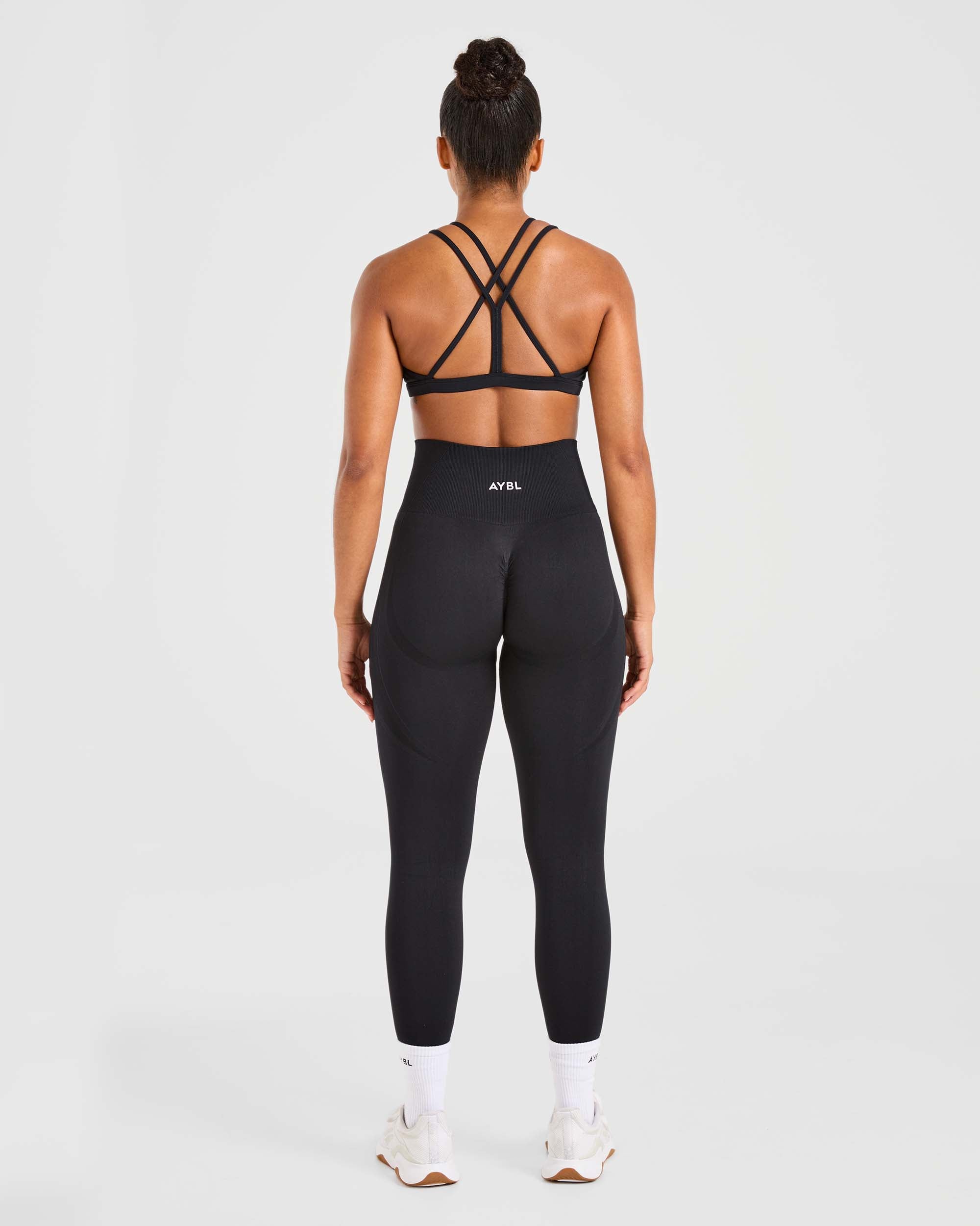 Essential Strappy Sports Bra - Zwart