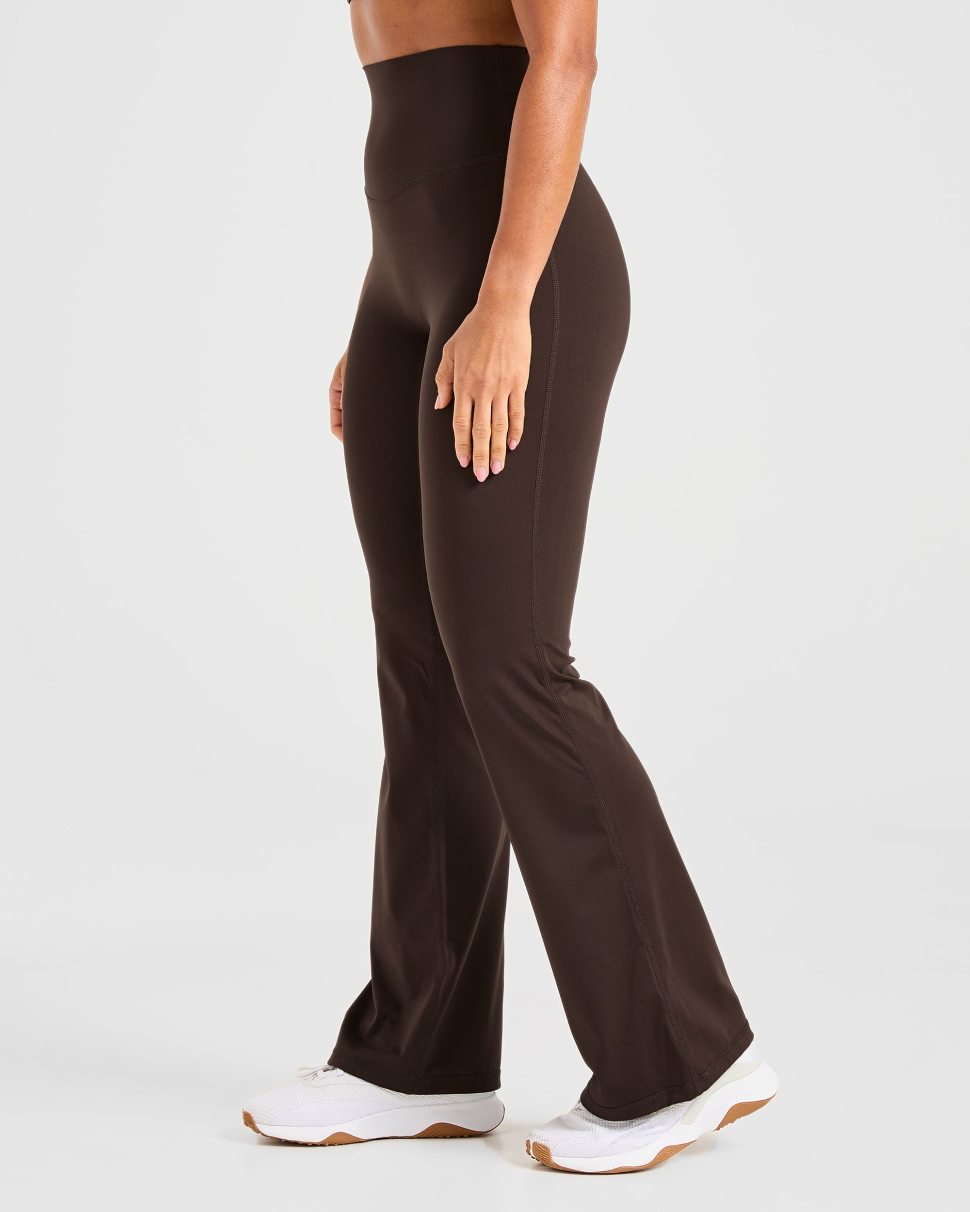 Sculpt Flared Leggings - Deep Cocoa Bruin