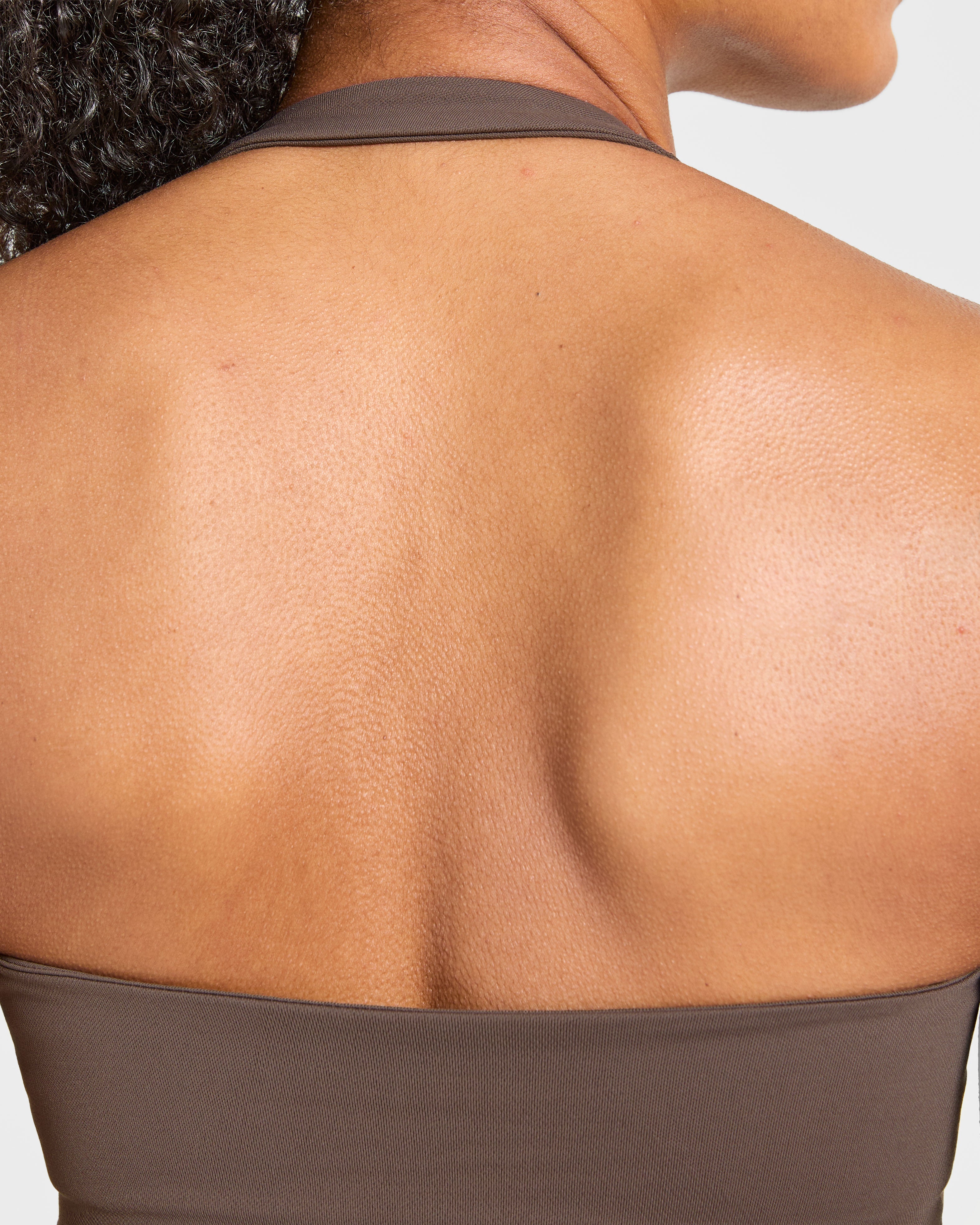 Enhance Seamless Halterneck Top - Bruin