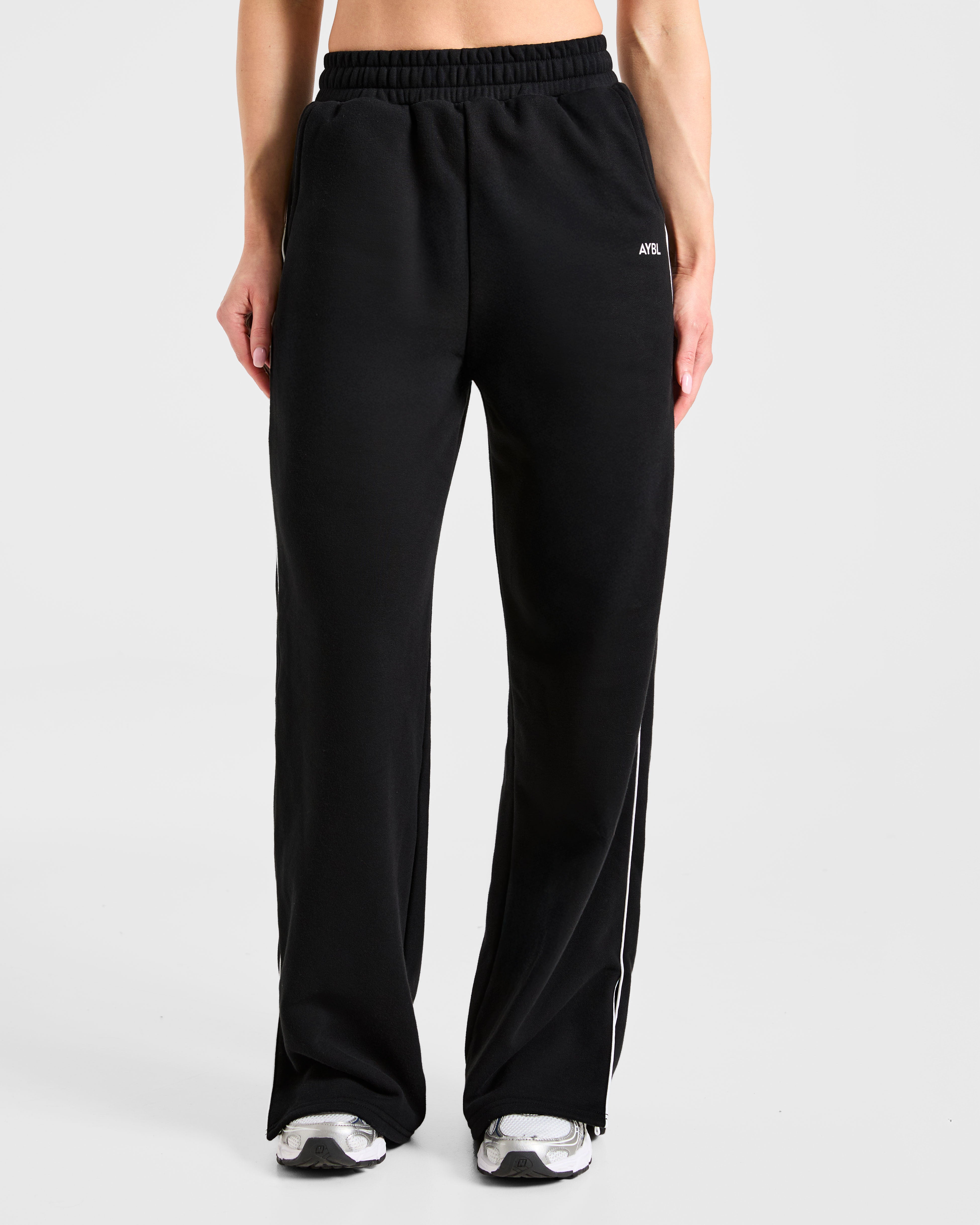 Form Straight Leg Joggers - Zwart