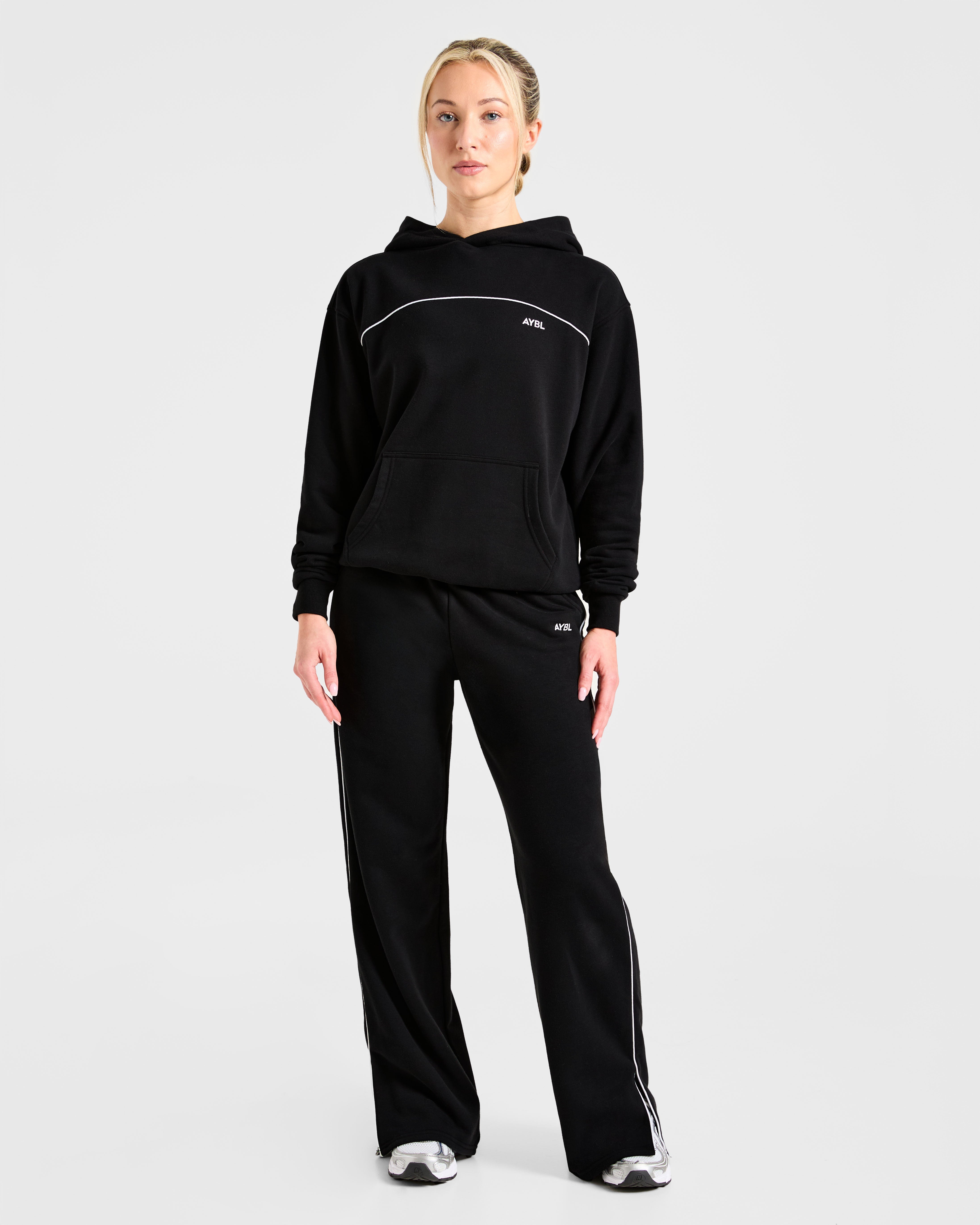 Form Straight Leg Joggers - Zwart