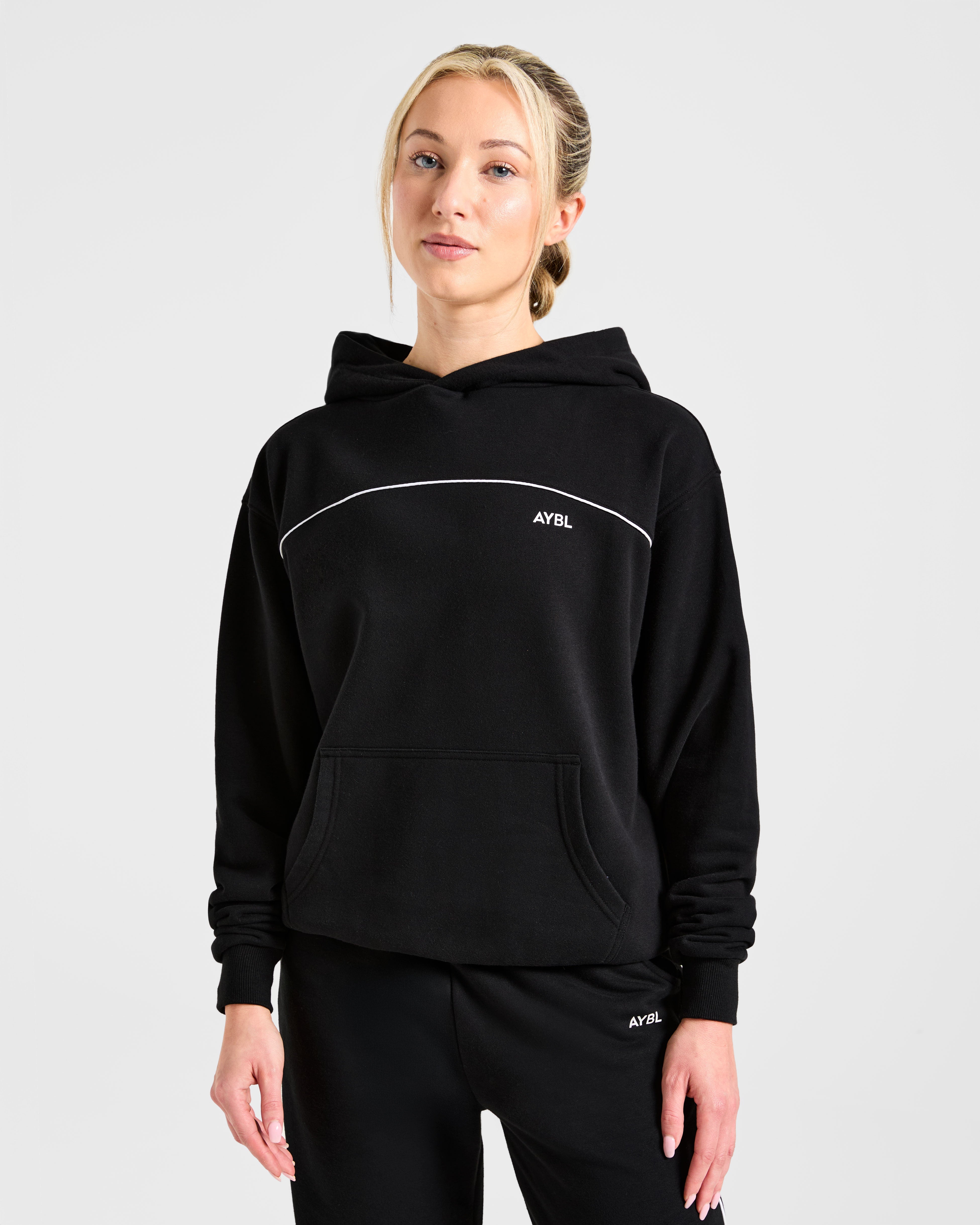 Form Hoodie - Zwart