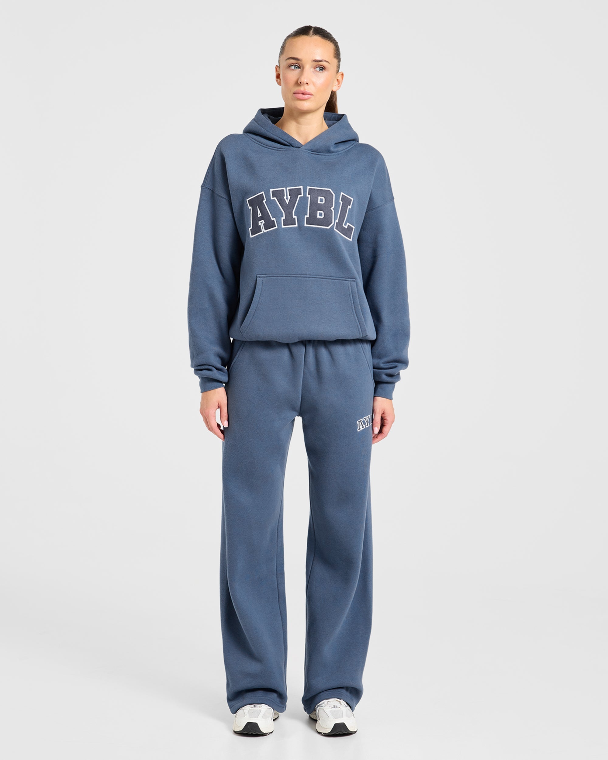 Varsity 2.0 Oversized Straight Leg Joggers - Denim Blauw