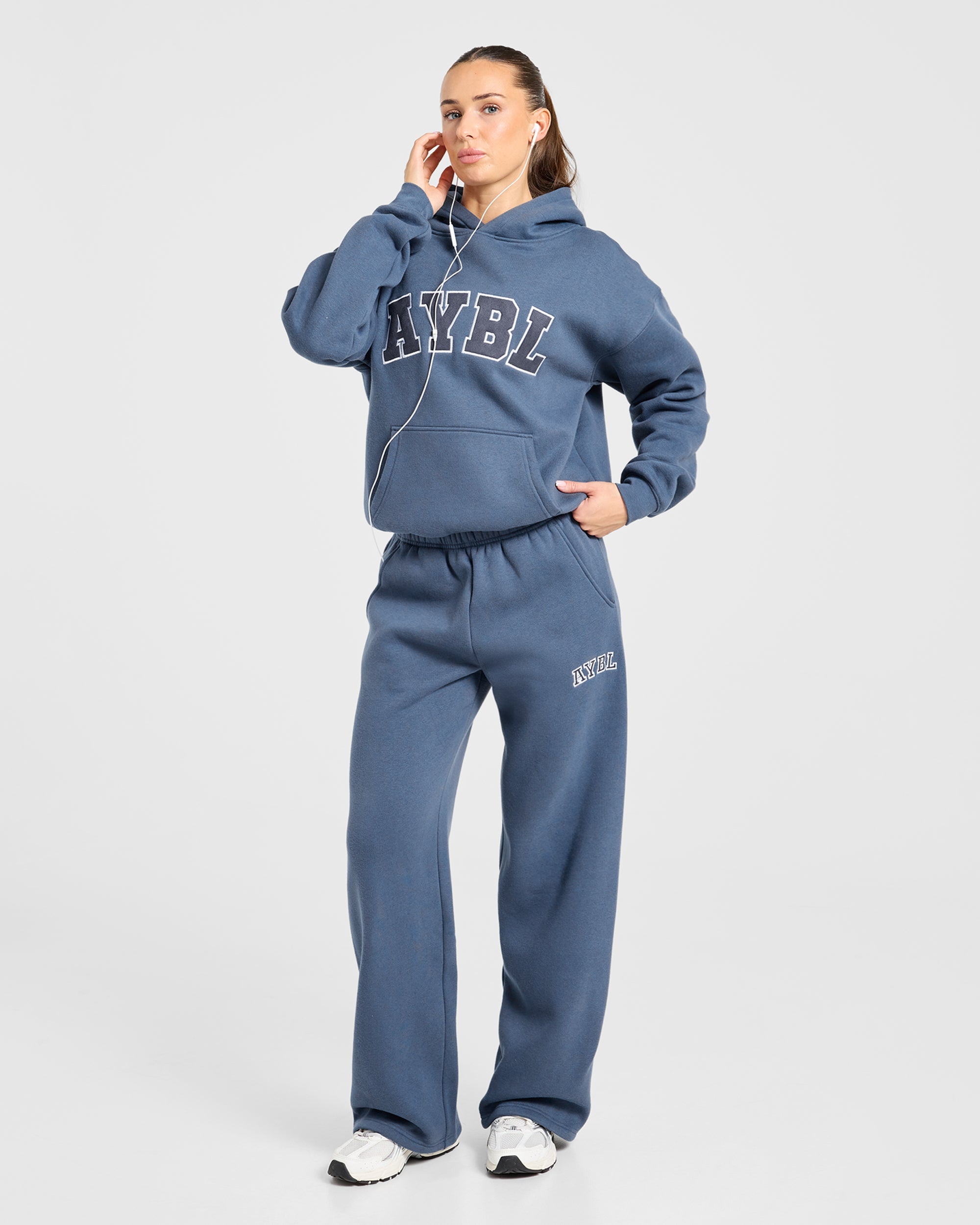 Varsity 2.0 Oversized Straight Leg Joggers - Denim Blauw