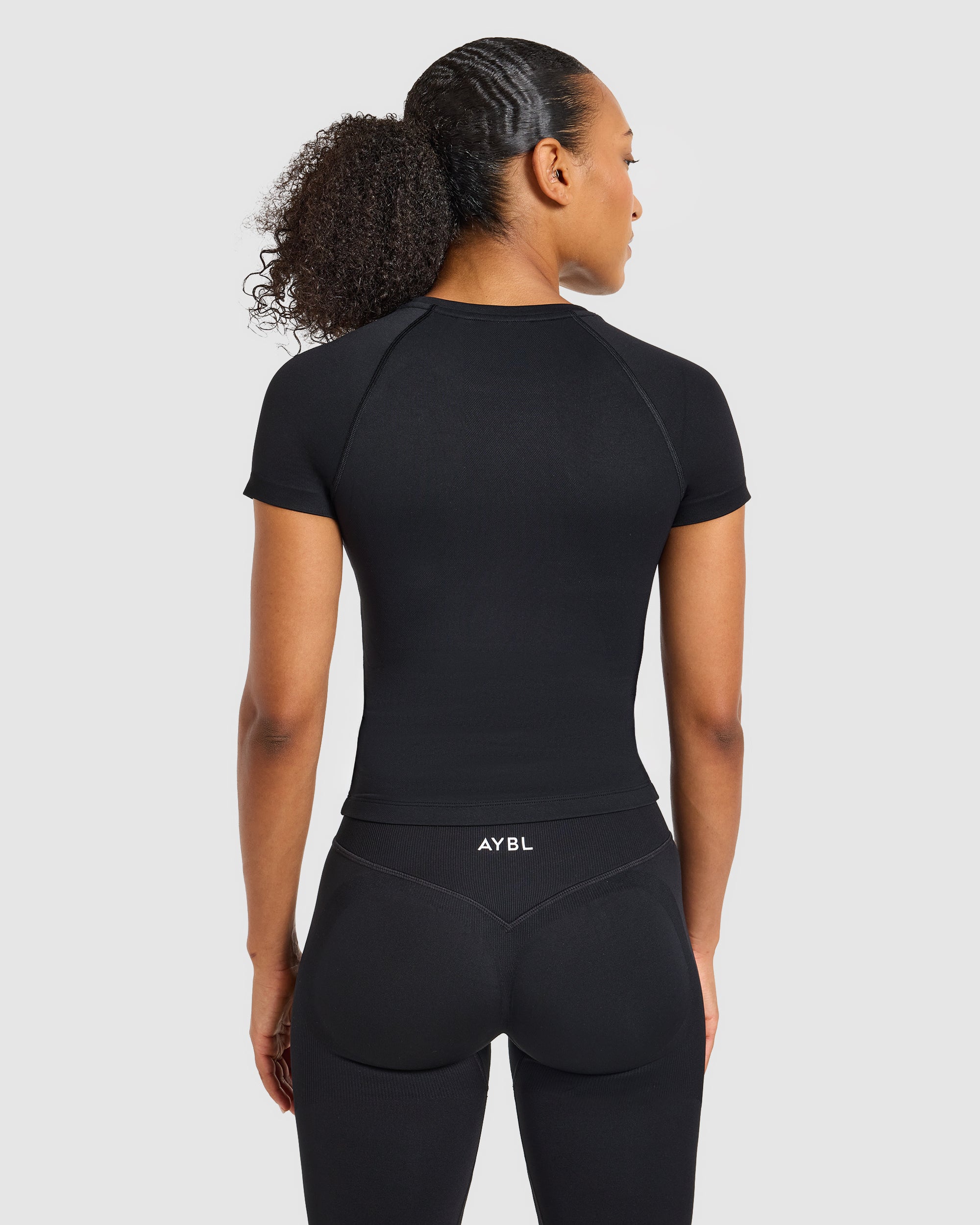 Enhance Seamless Short Sleeve Top - Zwart