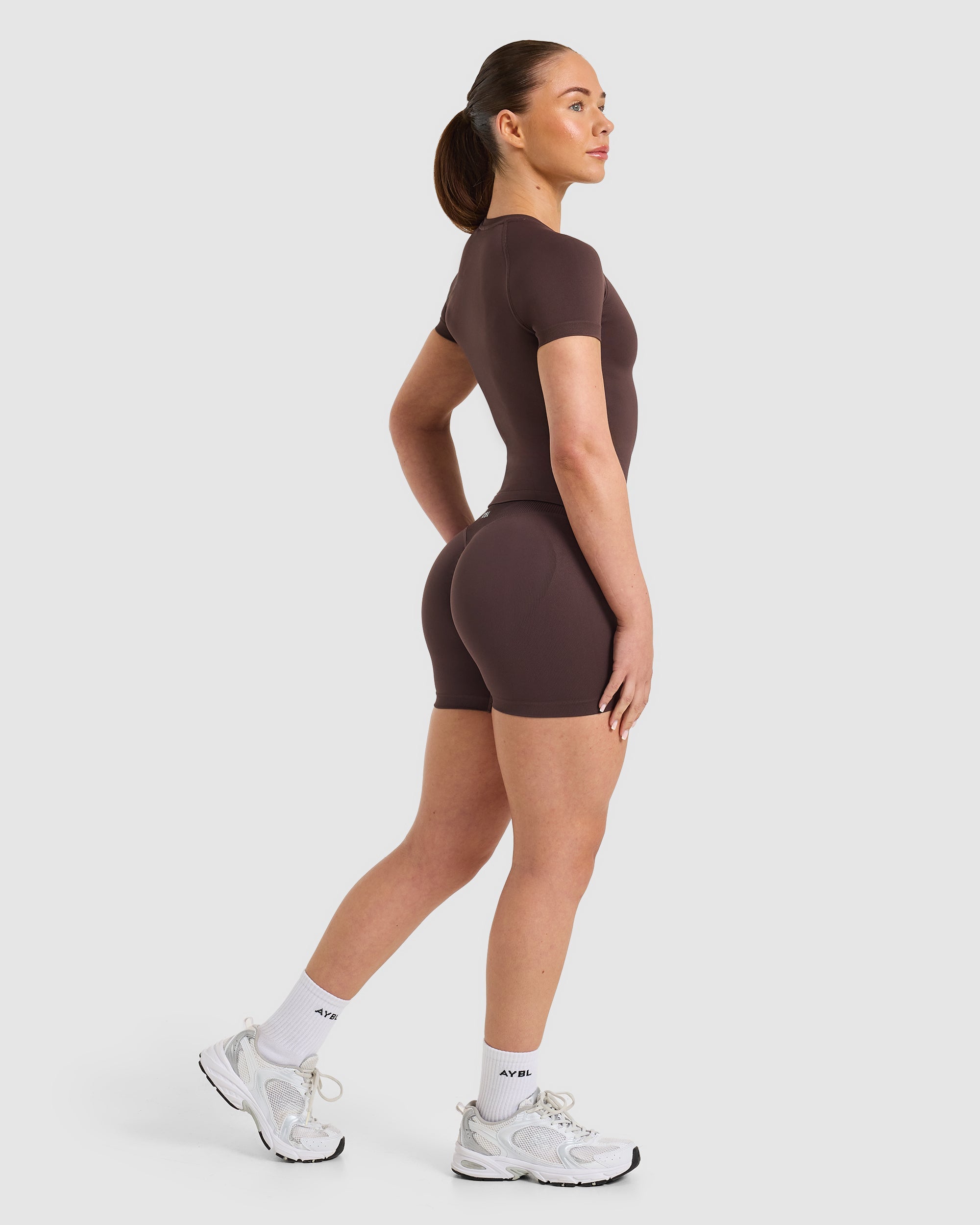 Enhance Seamless Short Sleeve Top - Cocoa Bruin