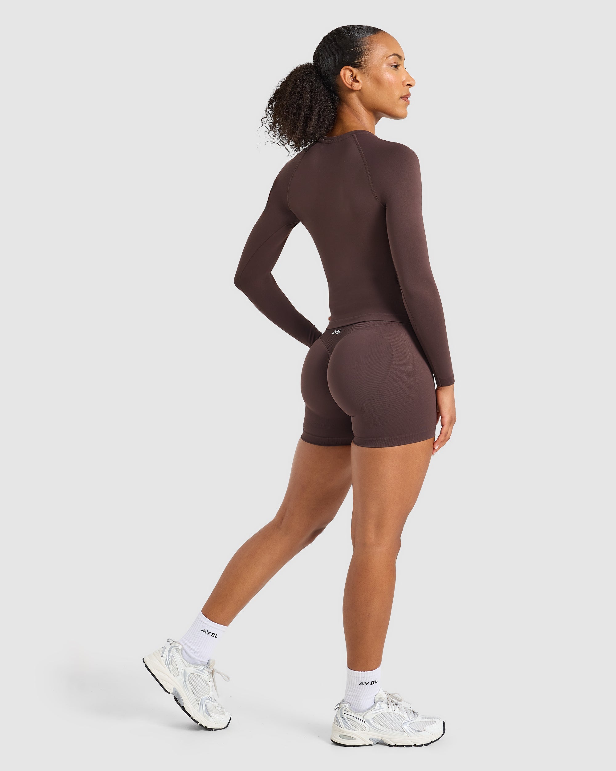 Enhance Seamless Long Sleeve Top - Cocoa Bruin