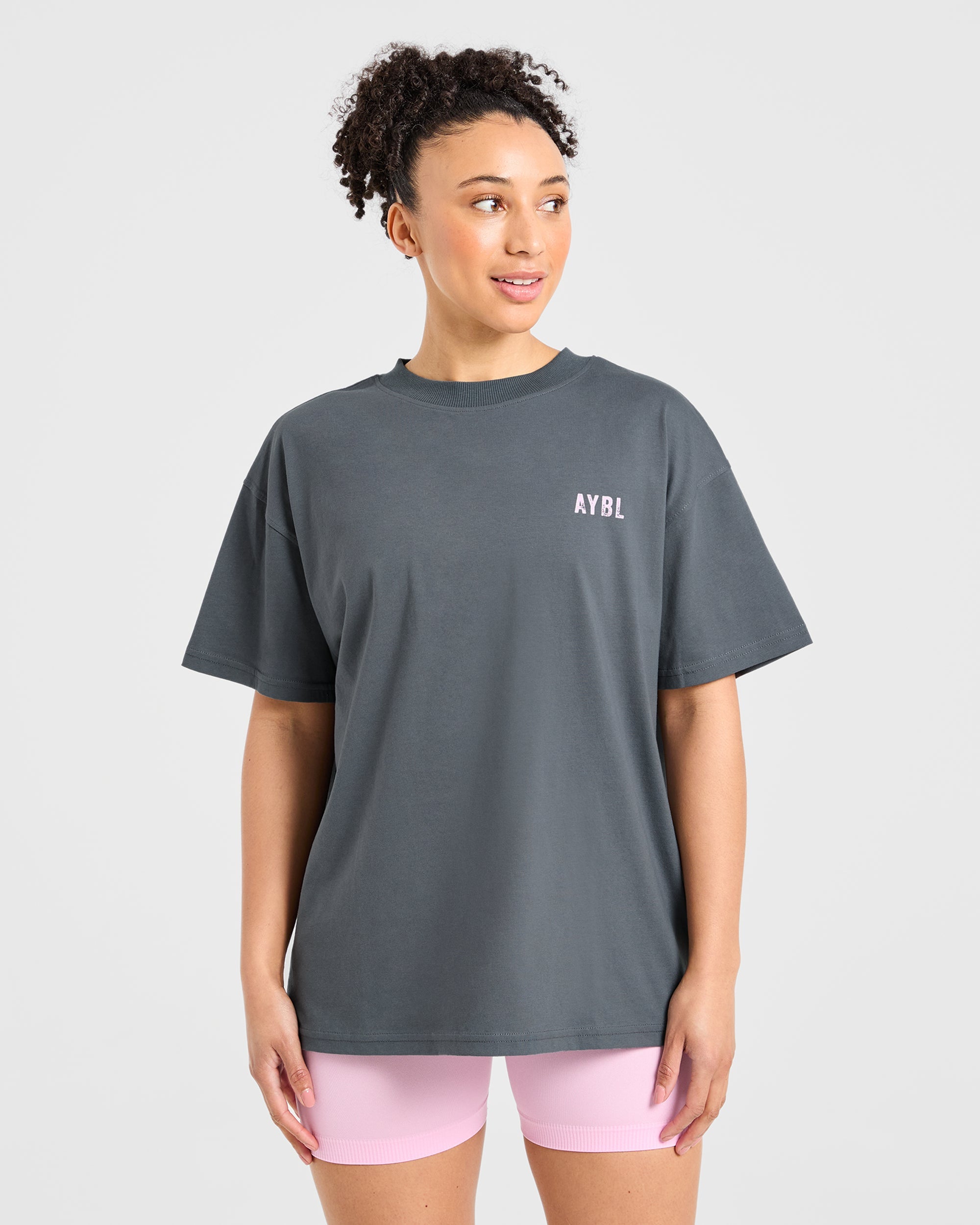 Sculpting Season Oversized T Shirt - Grijs/Roze