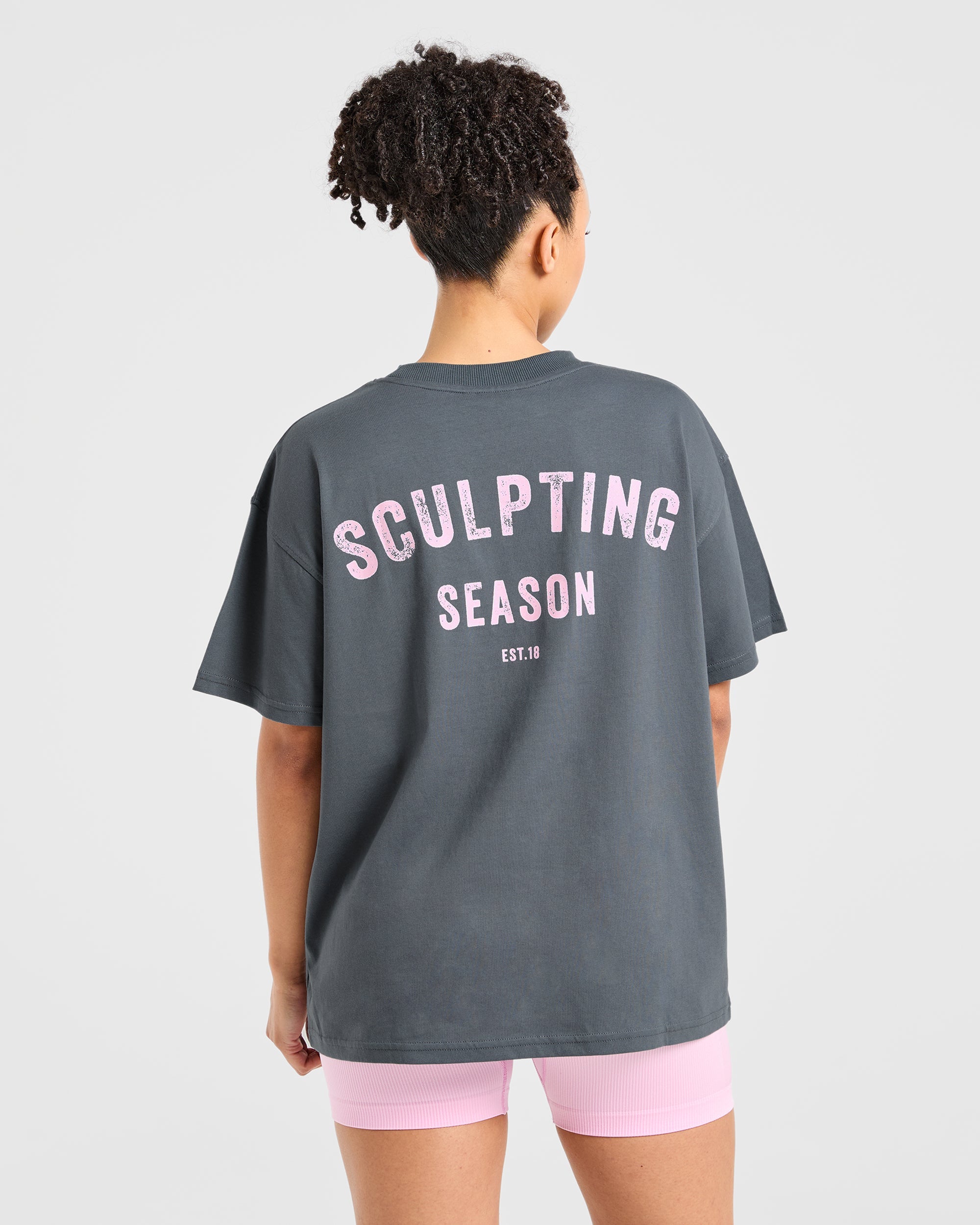 Sculpting Season Oversized T Shirt - Grijs/Roze