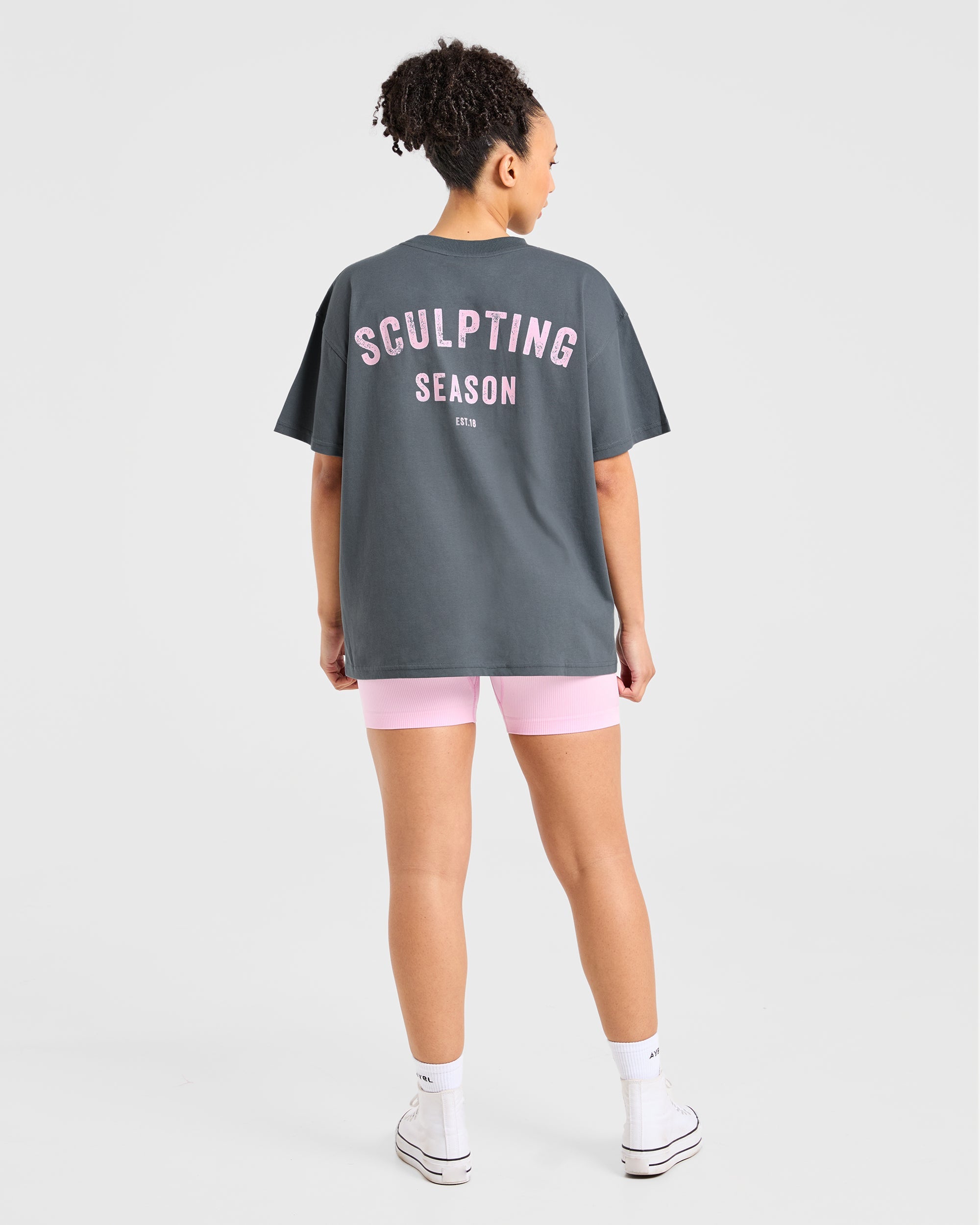 Sculpting Season Oversized T Shirt - Grijs/Roze