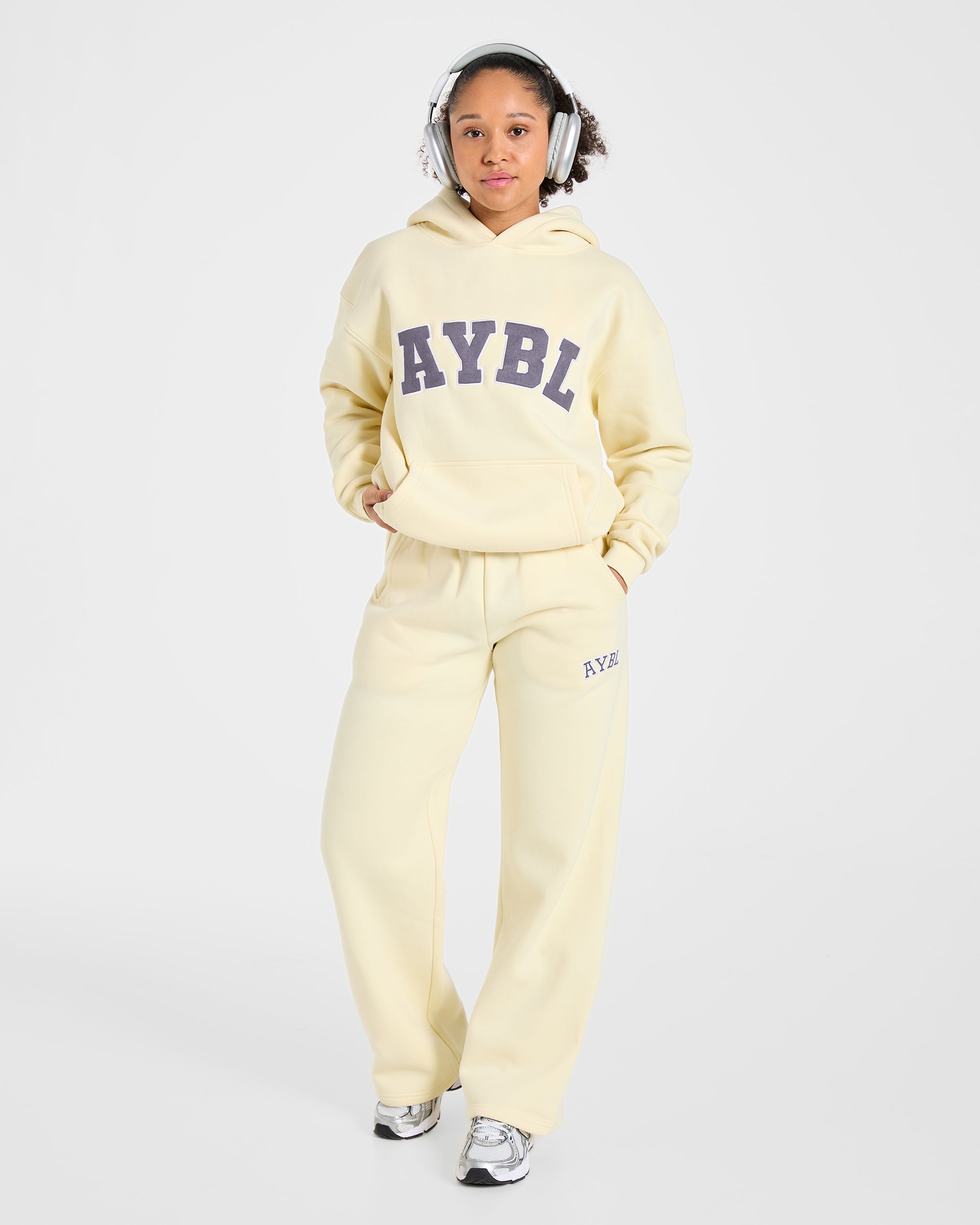 Varsity 2.0 Oversized Straight Leg Joggers - Butter Geel
