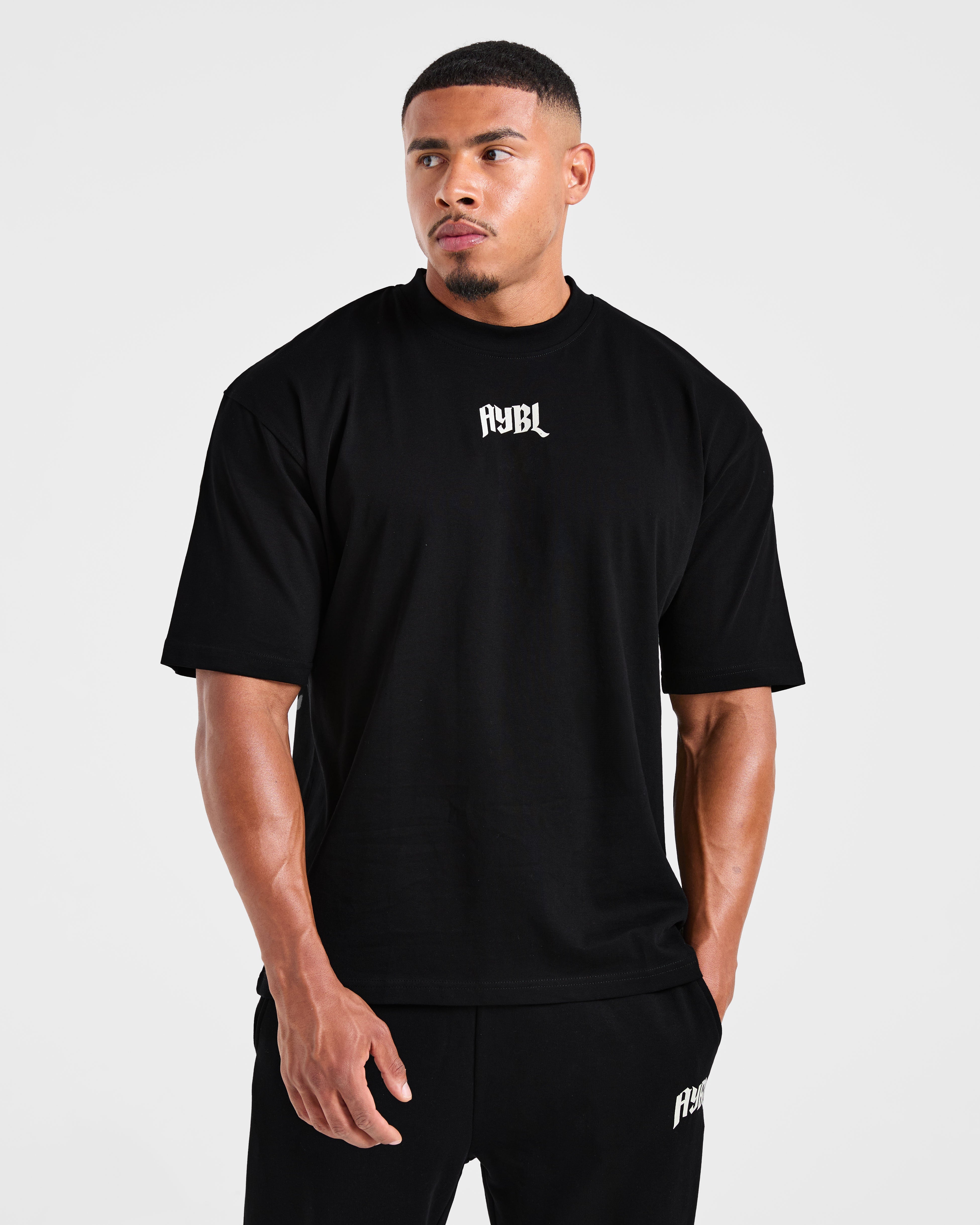 Lifting Club Gothic Oversized T Shirt - Zwart/Off Wit